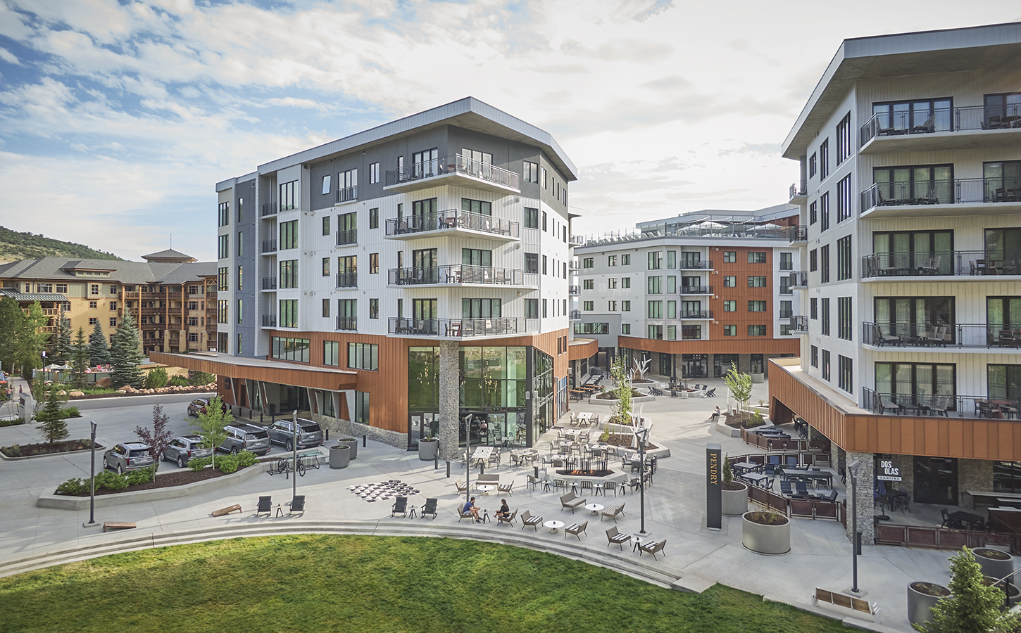 pendry-plaza-at-canyons-village