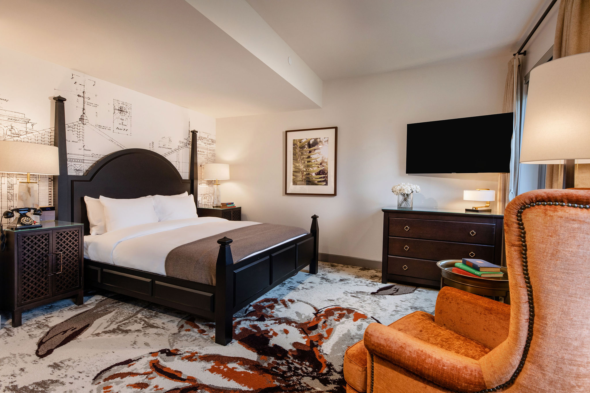 lodge-king-guestroom