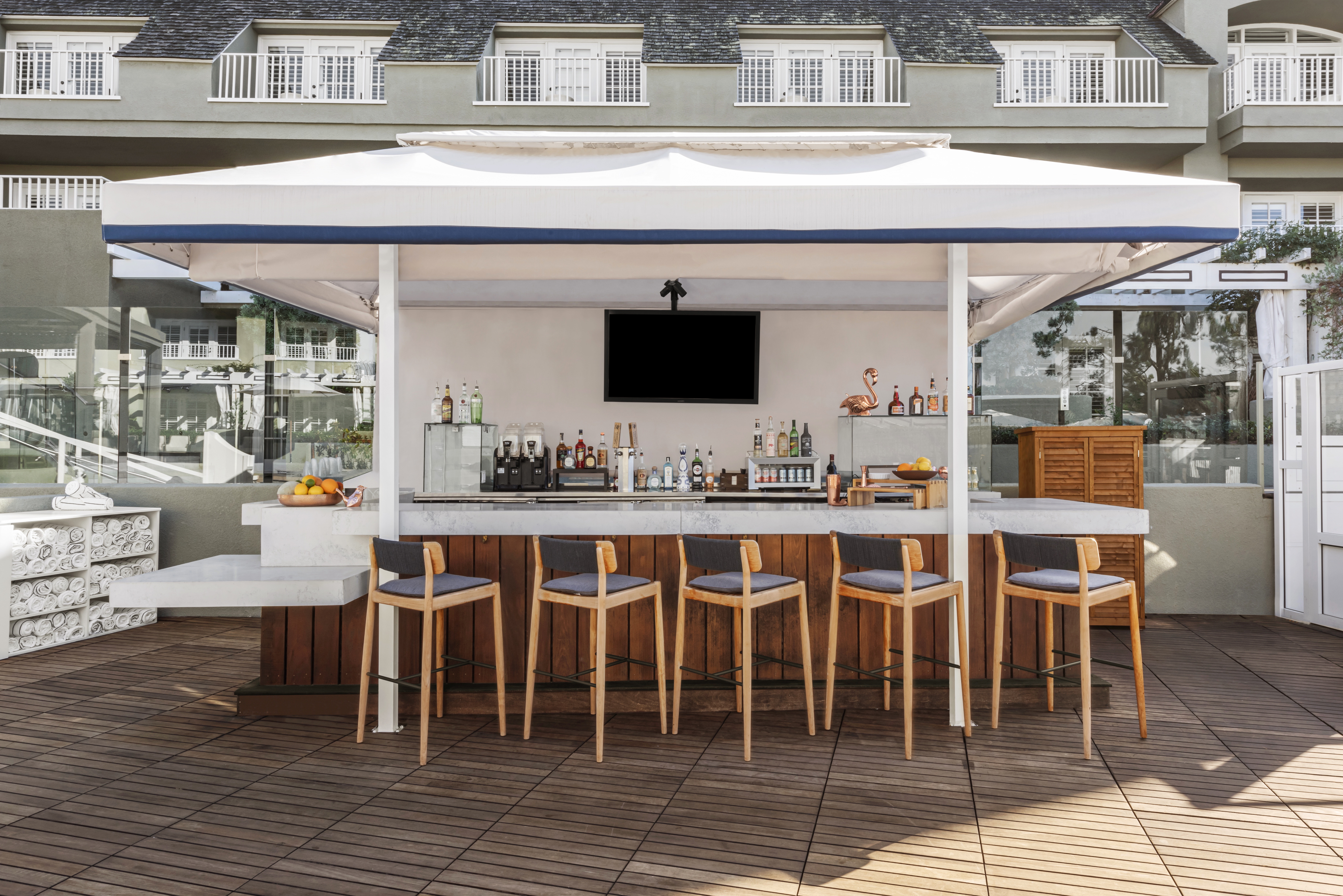 poolbar