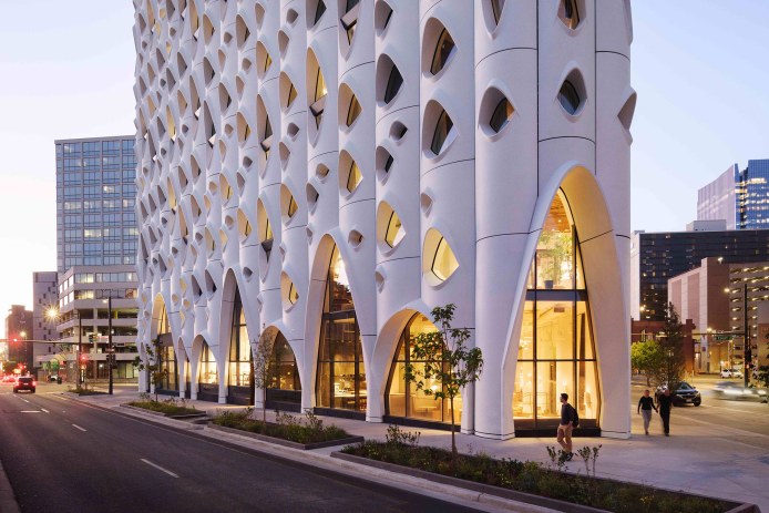 Populus Exterior Close Up