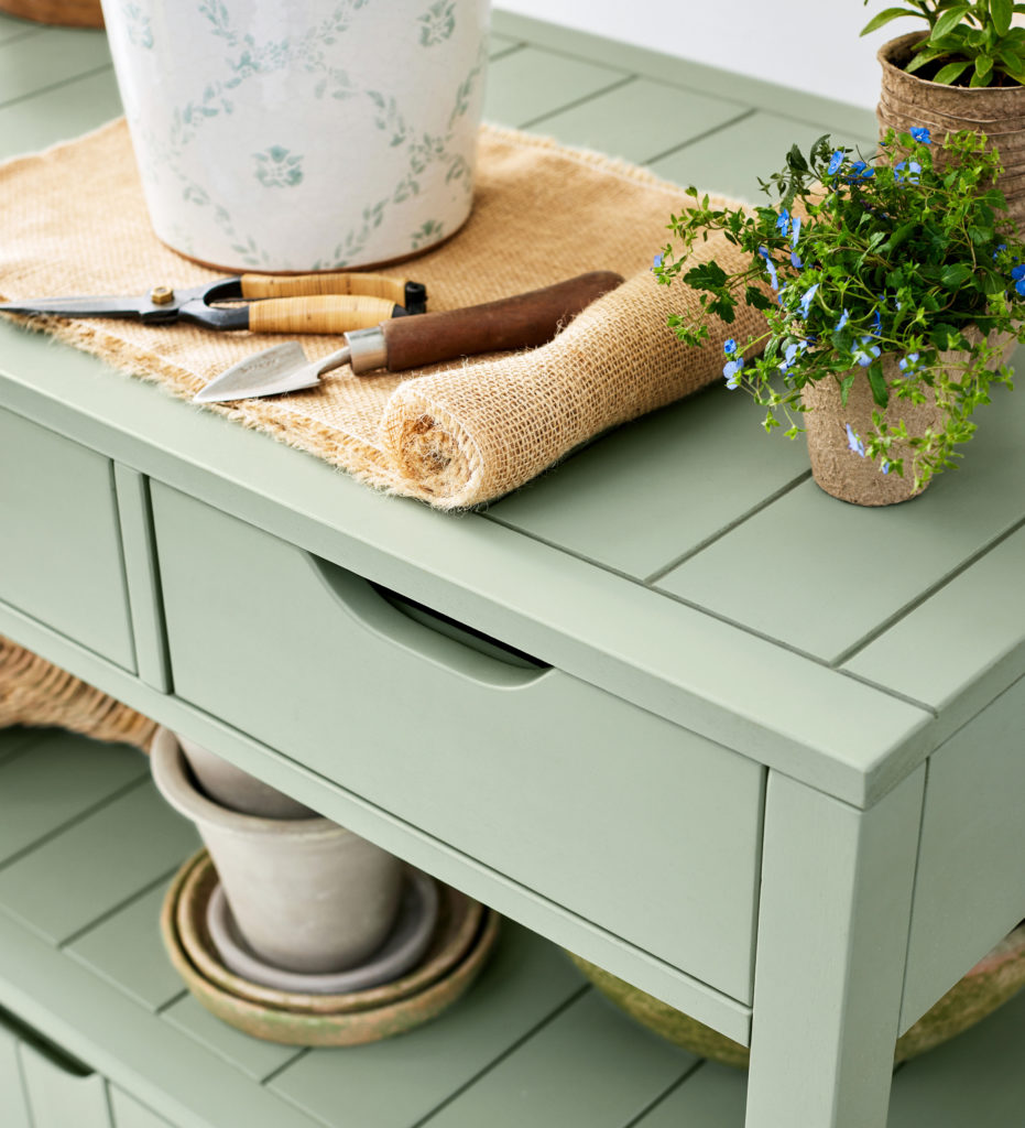 Pottery Barn potting station close-up