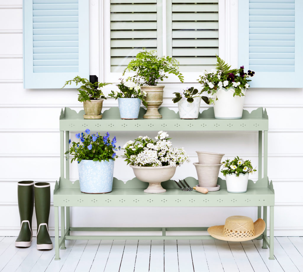 Julia Berolzheimer x Pottery Barn two-tiered scalloped bench