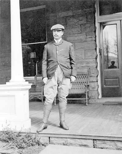 president-theodore-roosevelt-on-the-veranda-at-hotel-colorado