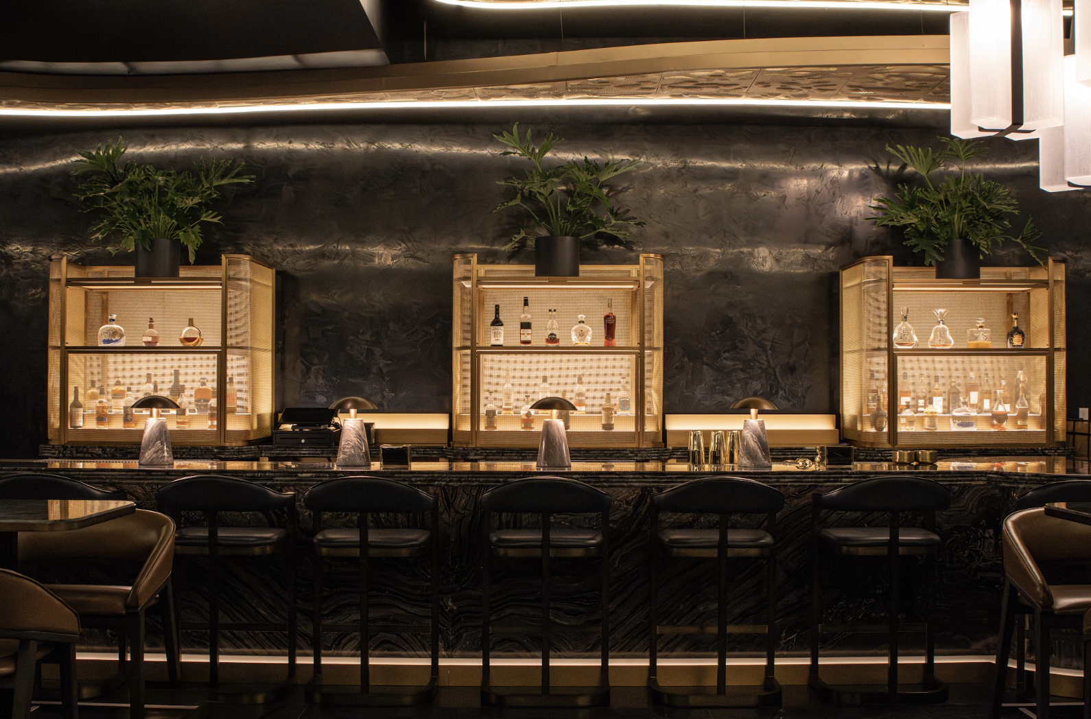 hard-shake-at-waldorf-astoria-las-vegas