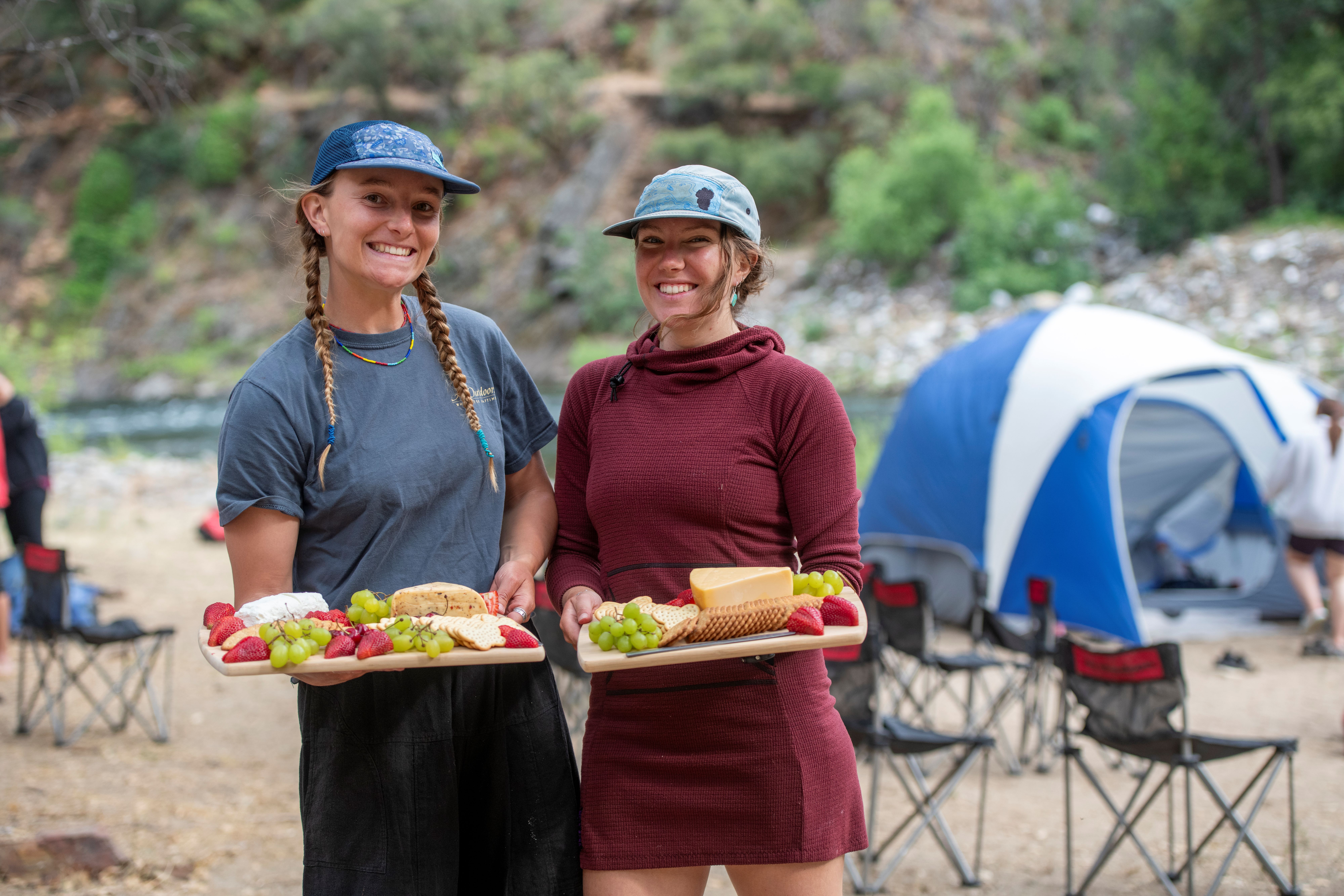 ao-guides-prepare-fresh-food-on-multi-day-rafting-trips