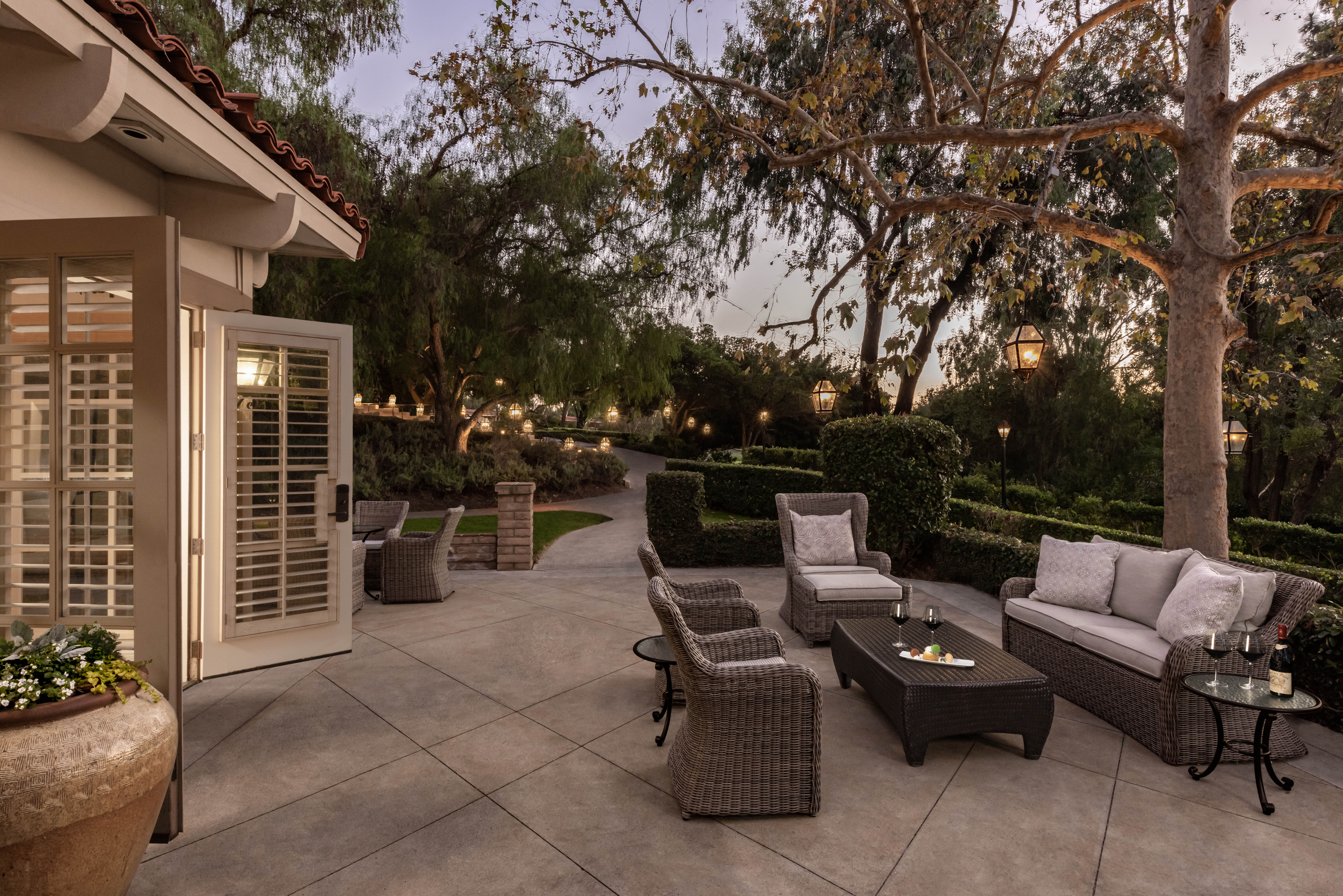 refreshed-patio-at-rancho-bernardo-inn