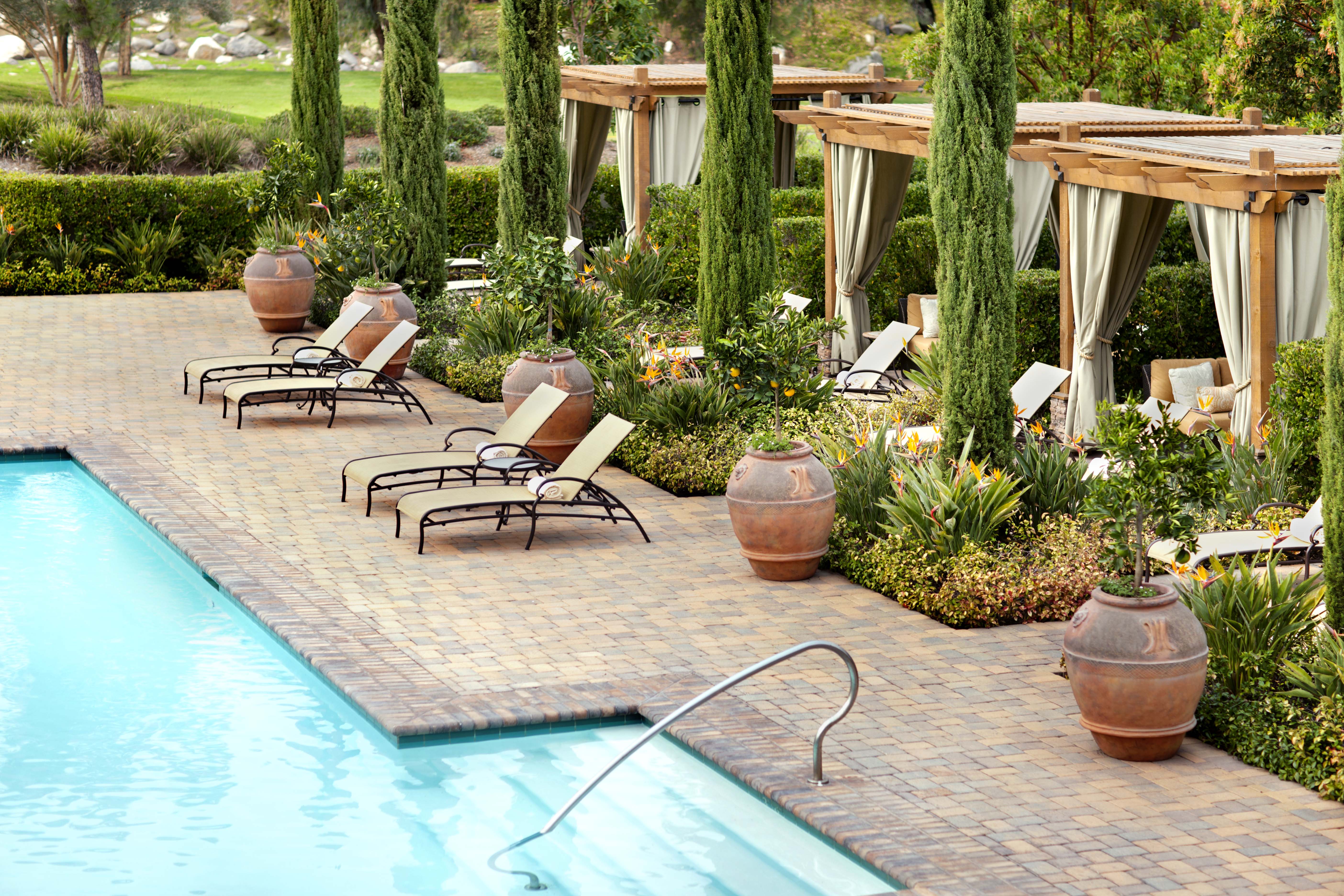 rbi-spa-pool-cabanas-day