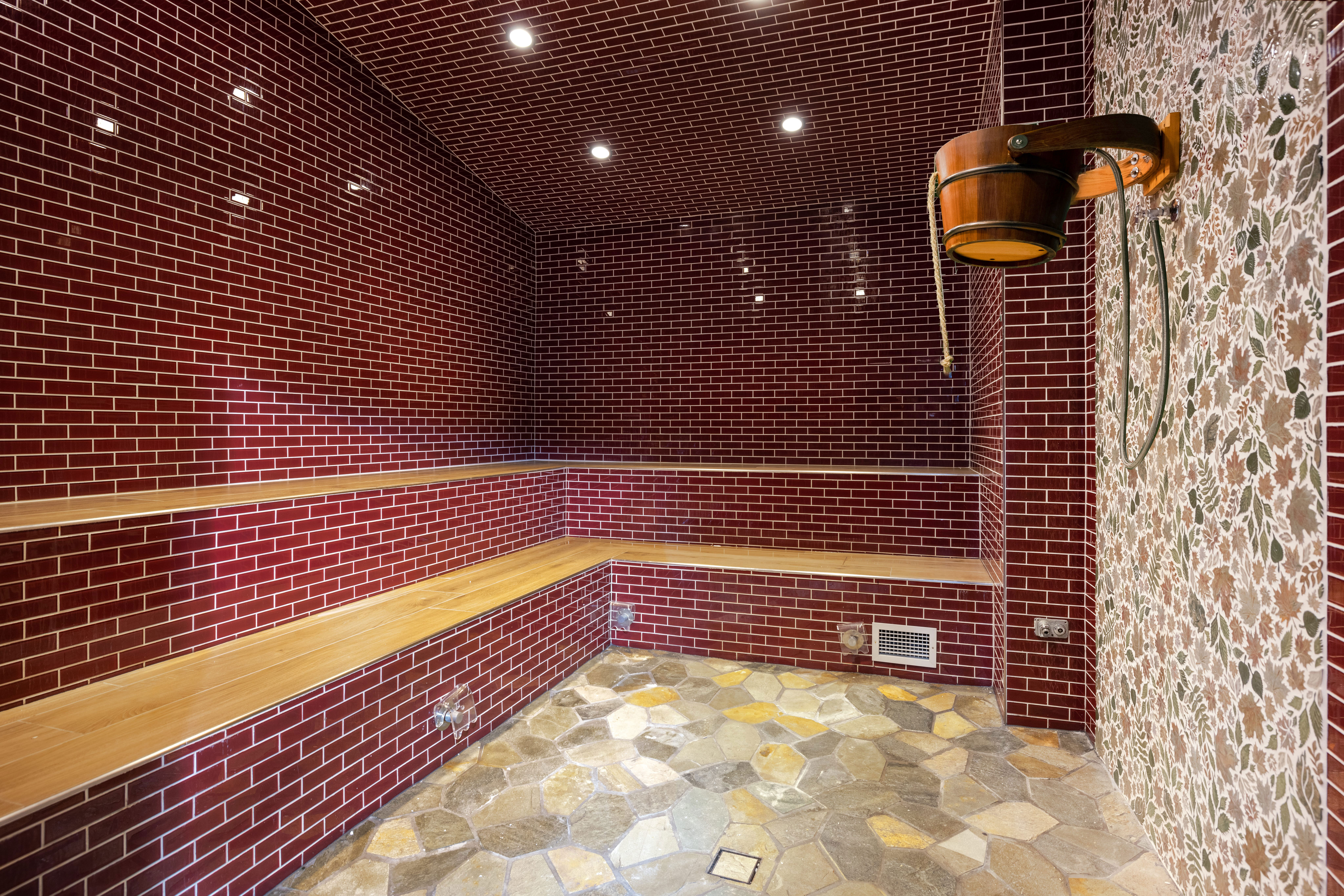 rainforest-steam-room-02