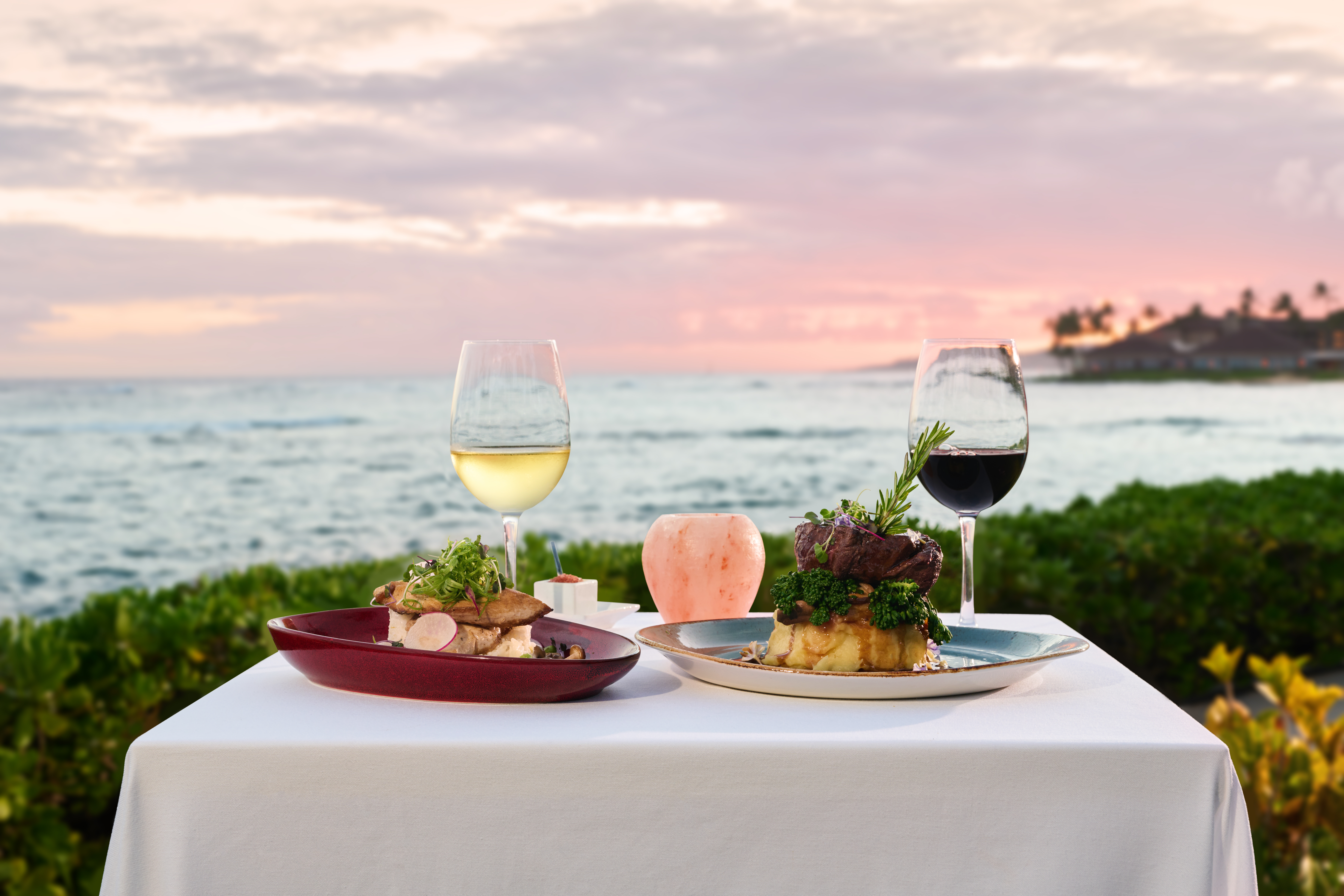 red-salt-private-cabana-dining-1