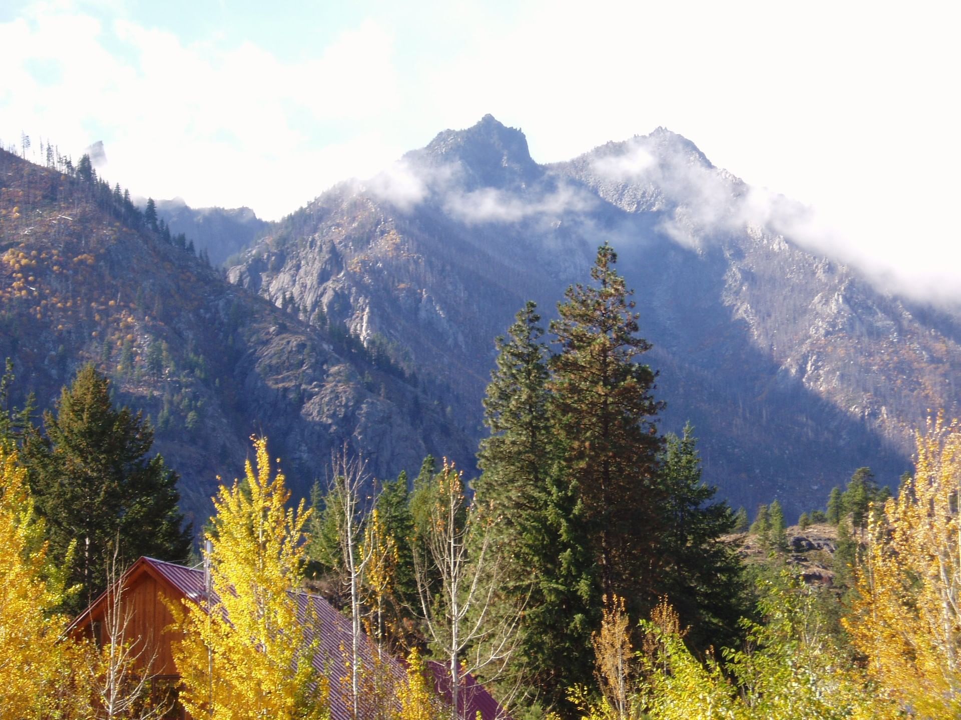 sleeping-lady-mountain