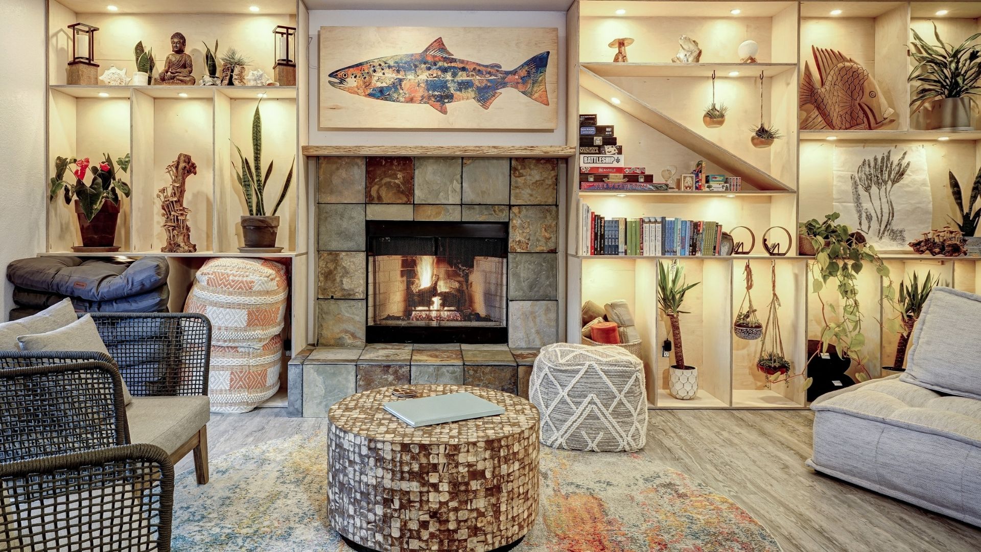 scp-depoe-bay-lobby_fireplace-1