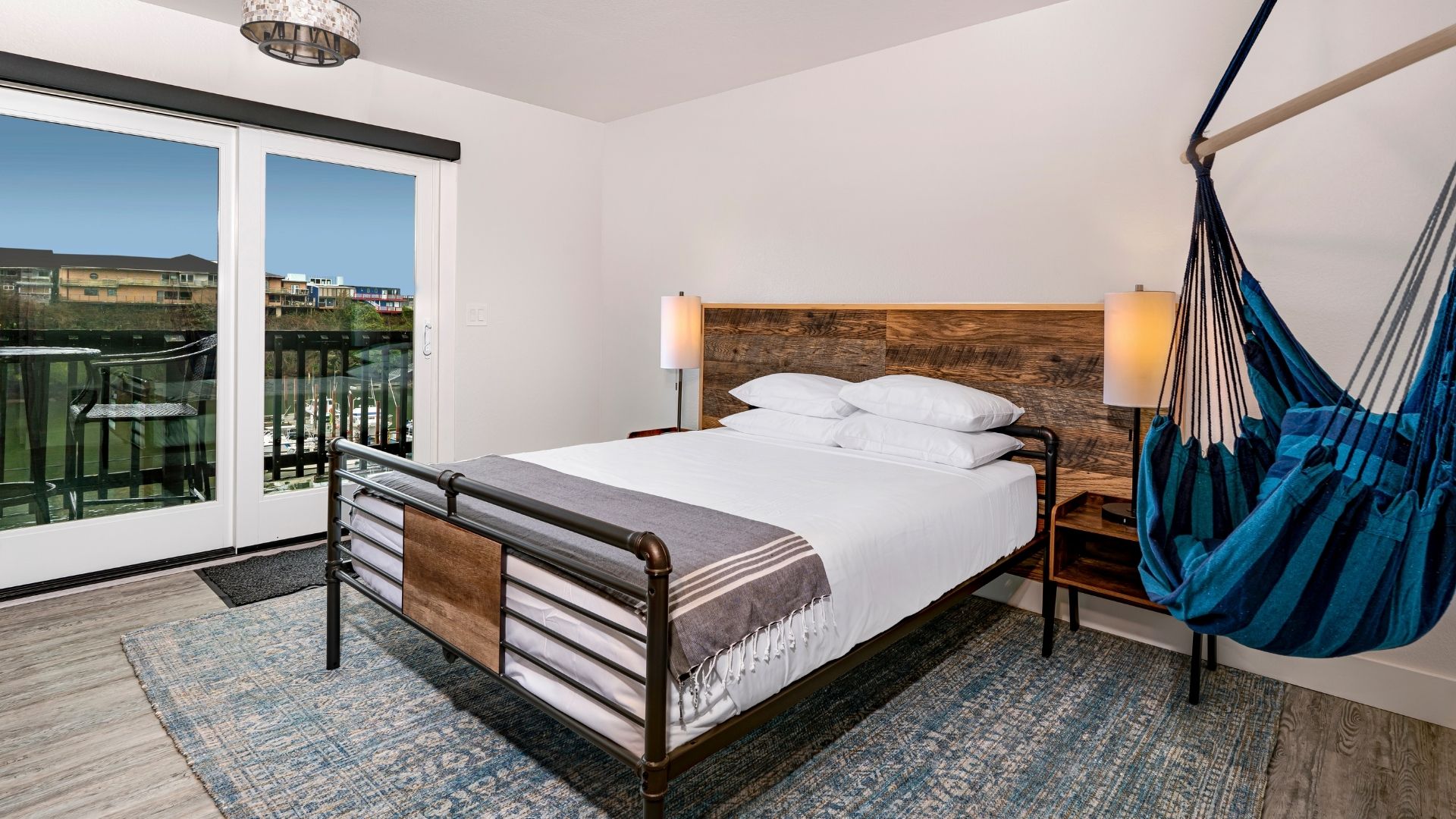 scp-depoe_bay_guestroom