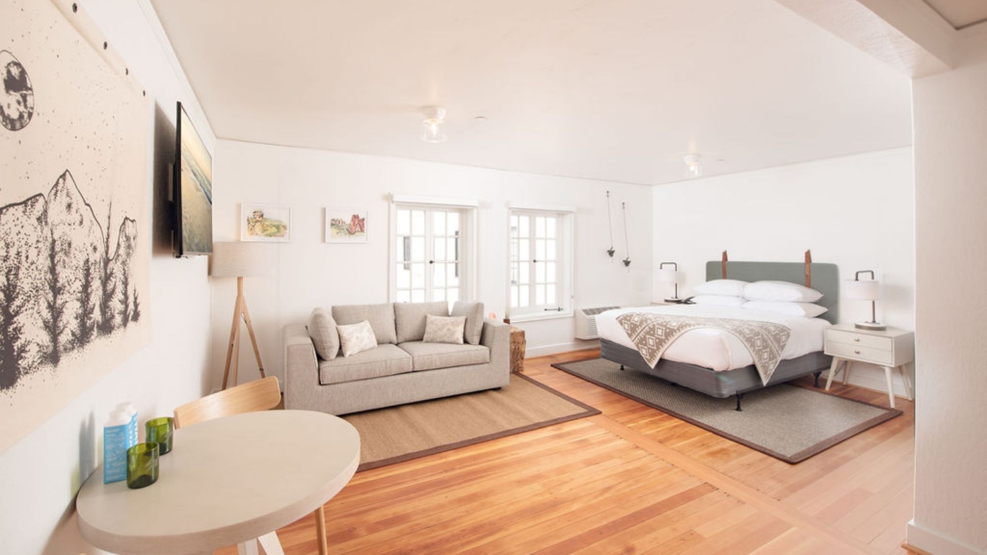 scp-redmond-deluxe_king_room