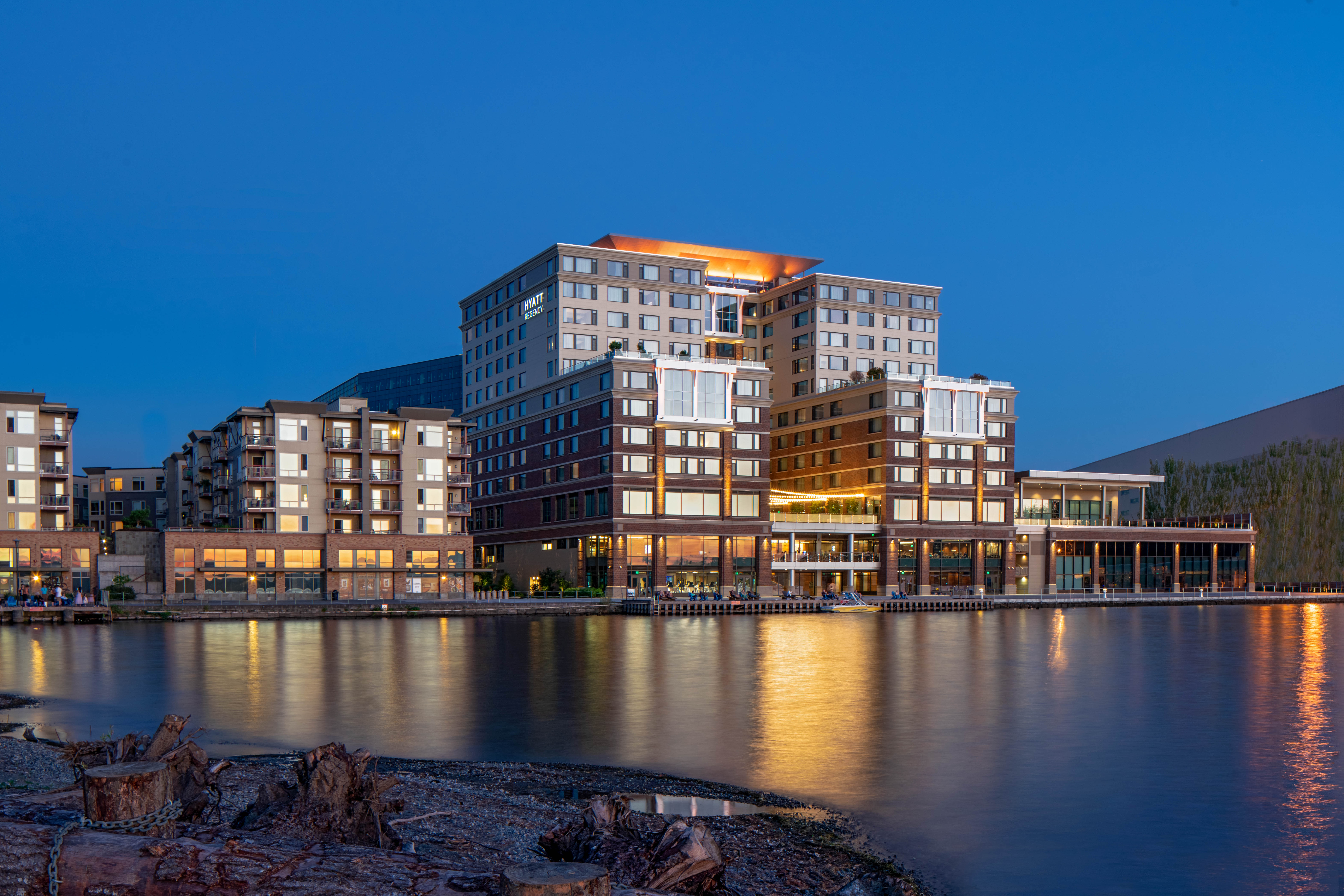 searl_p070-exterior