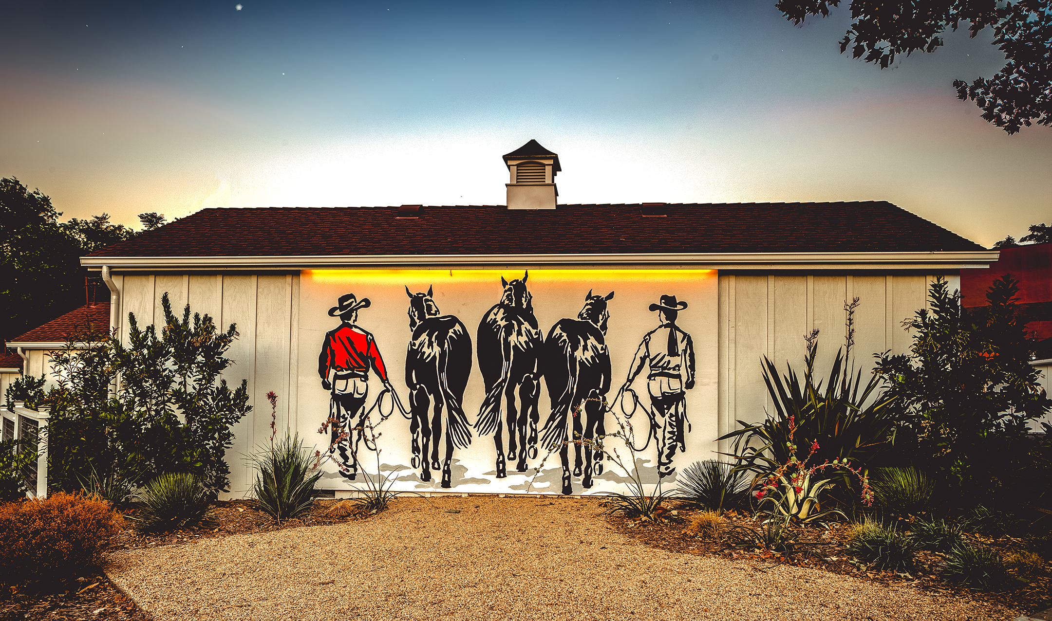 stables_inn_main_mural