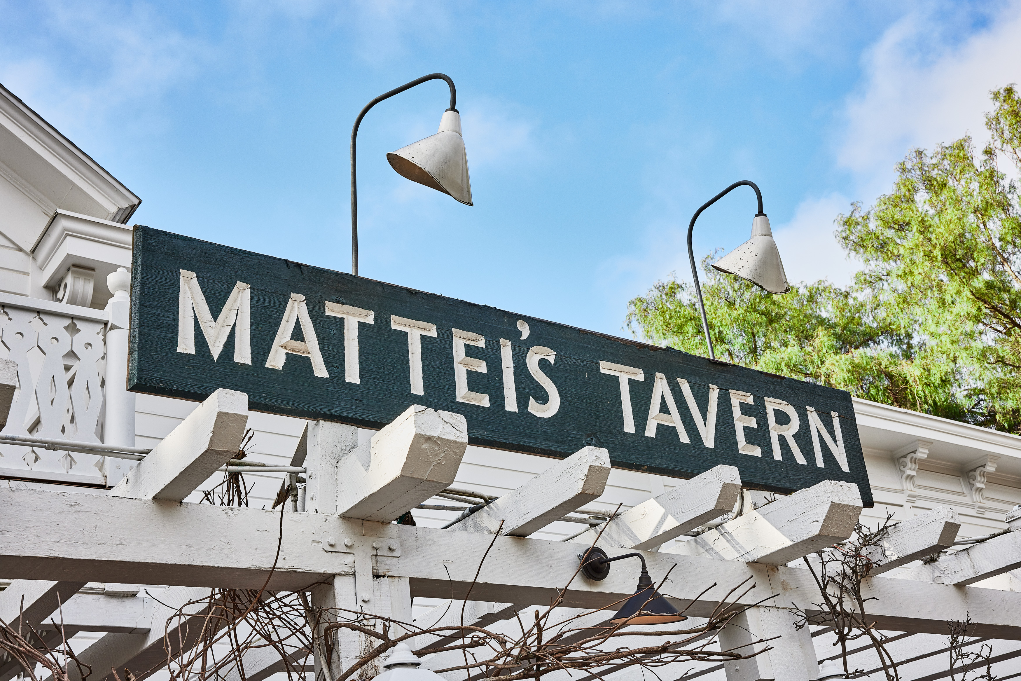 matteis-tavern-sign