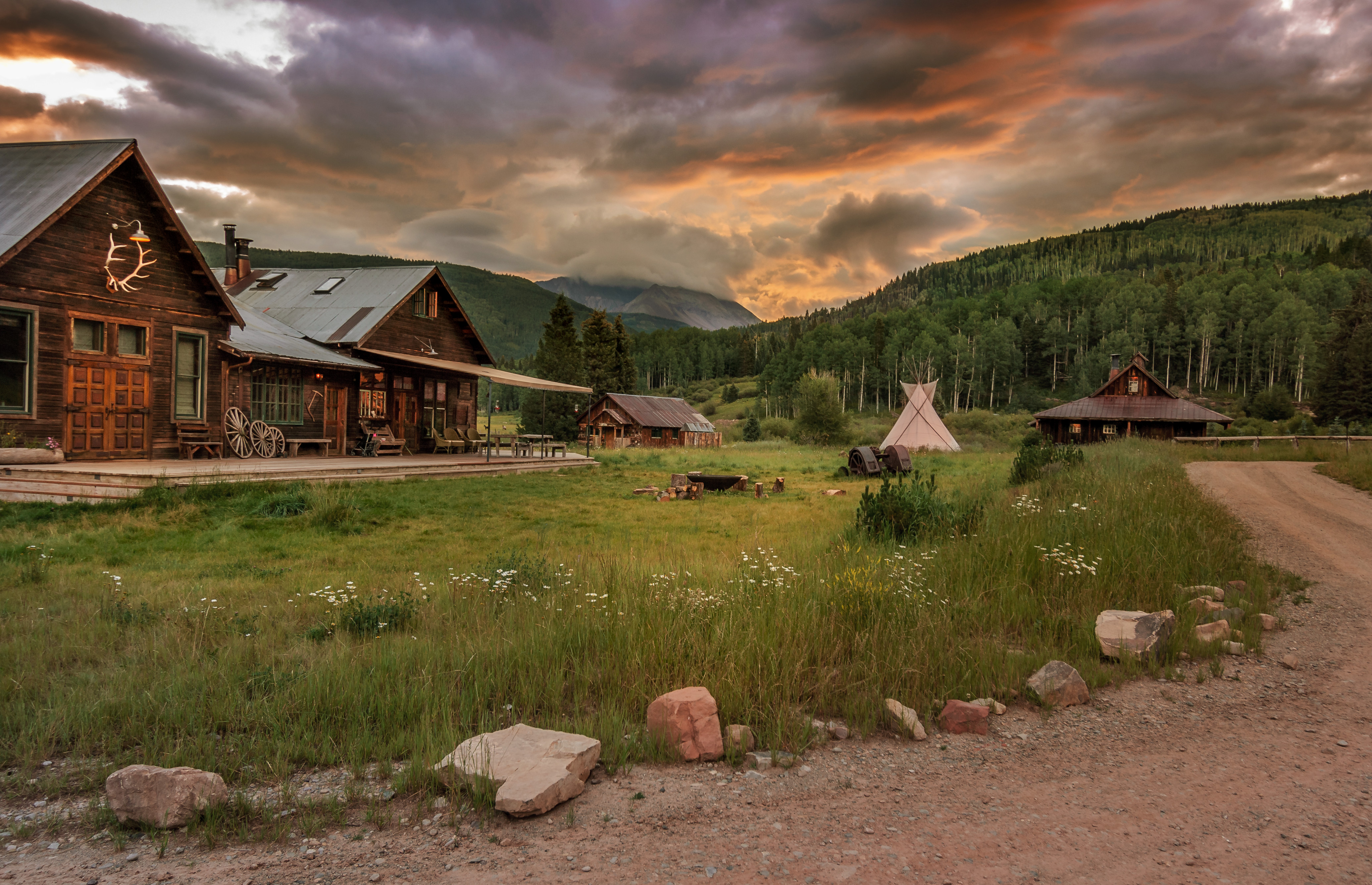 saloon-sunset-1