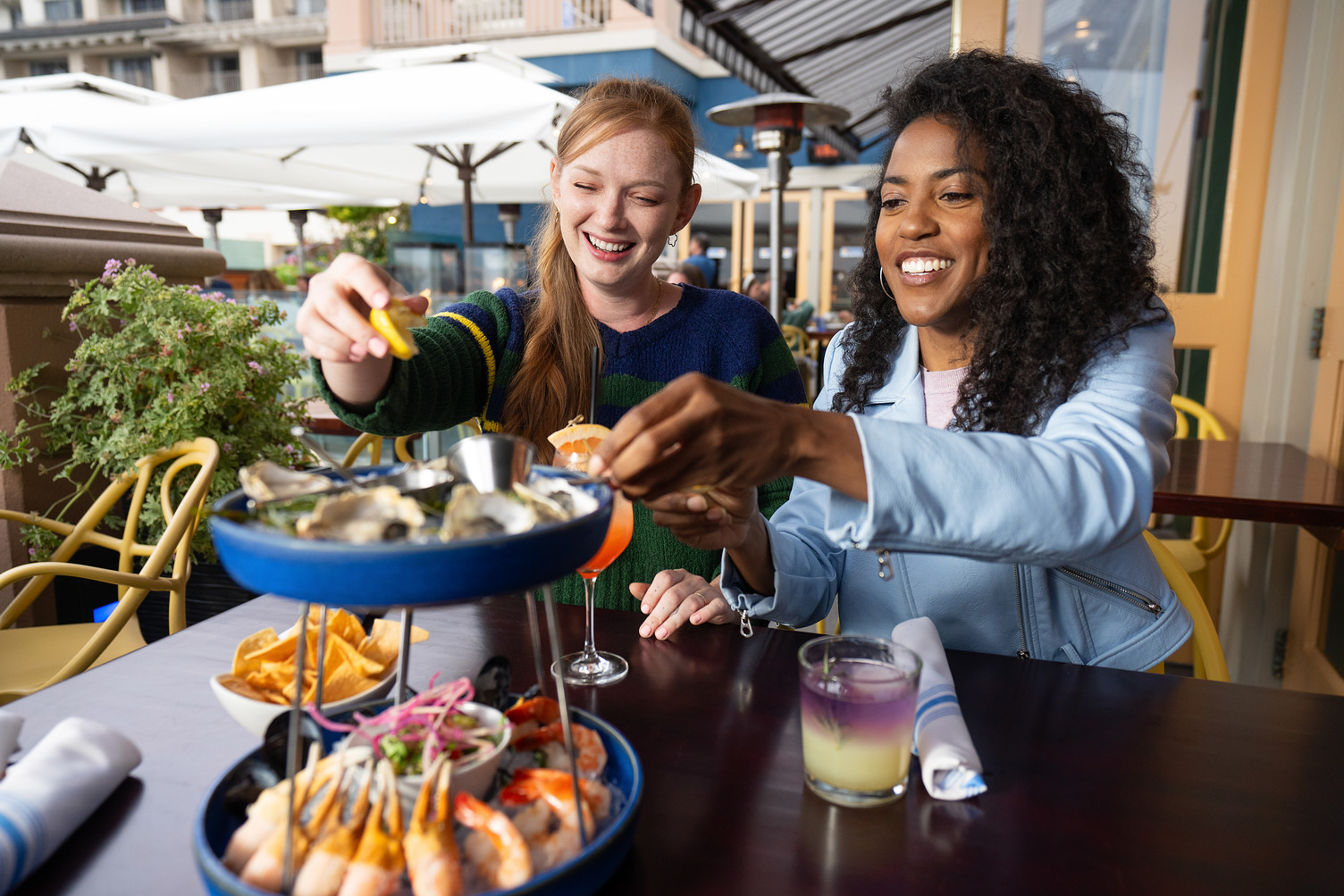 waterfront-dining-at-schooners-monterey-at-the-monterey-plaza-hotel-spa