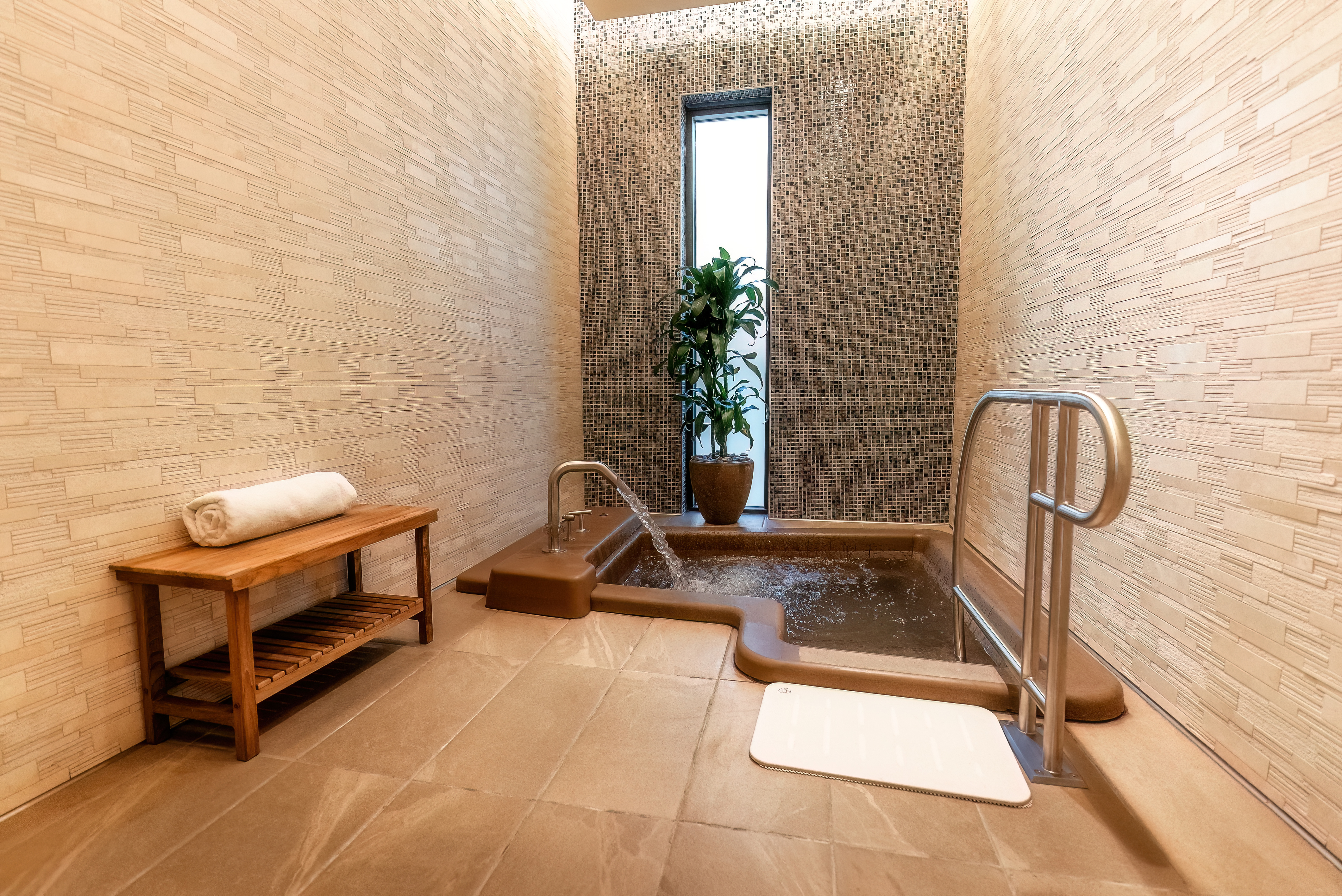 sechespa_beautyshot_mineralbath_1_final