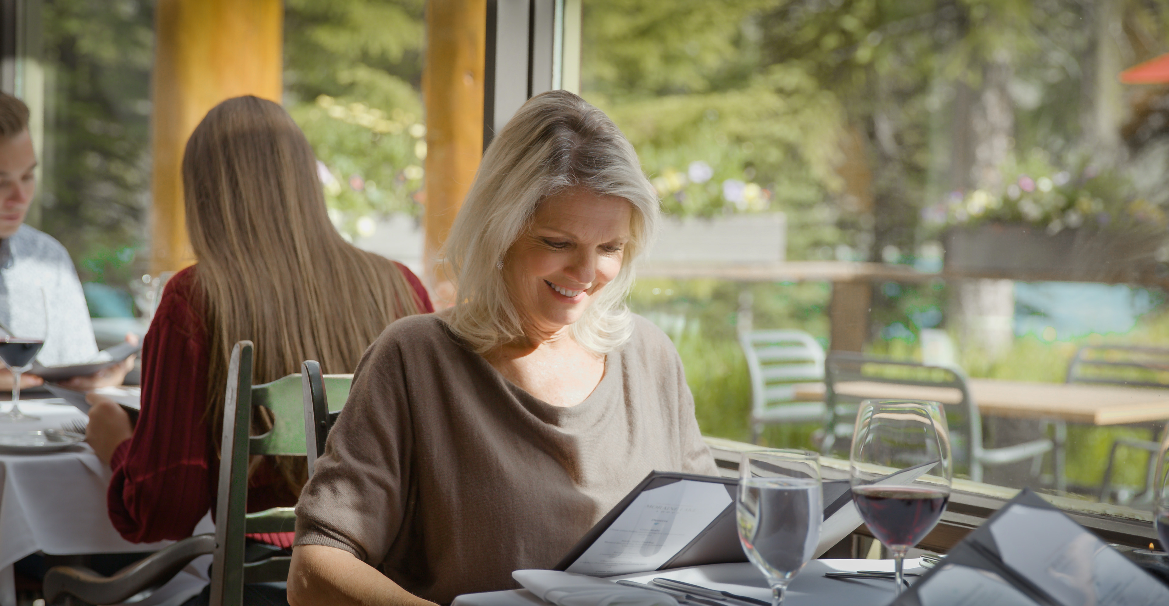 selectionmll-00_53_16_13-still016