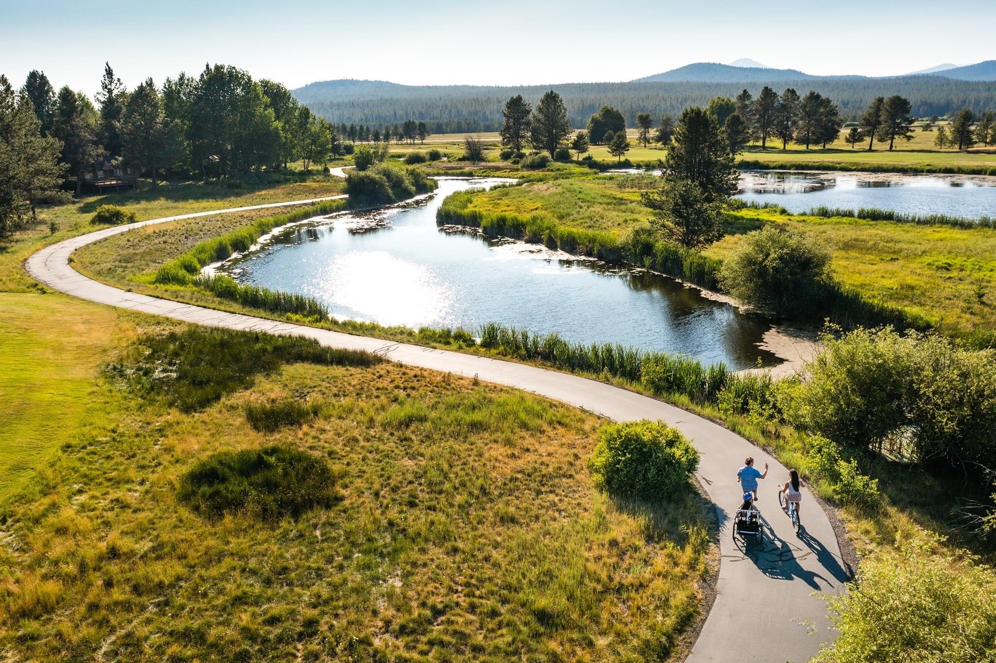 sunriver-resort-bike-path