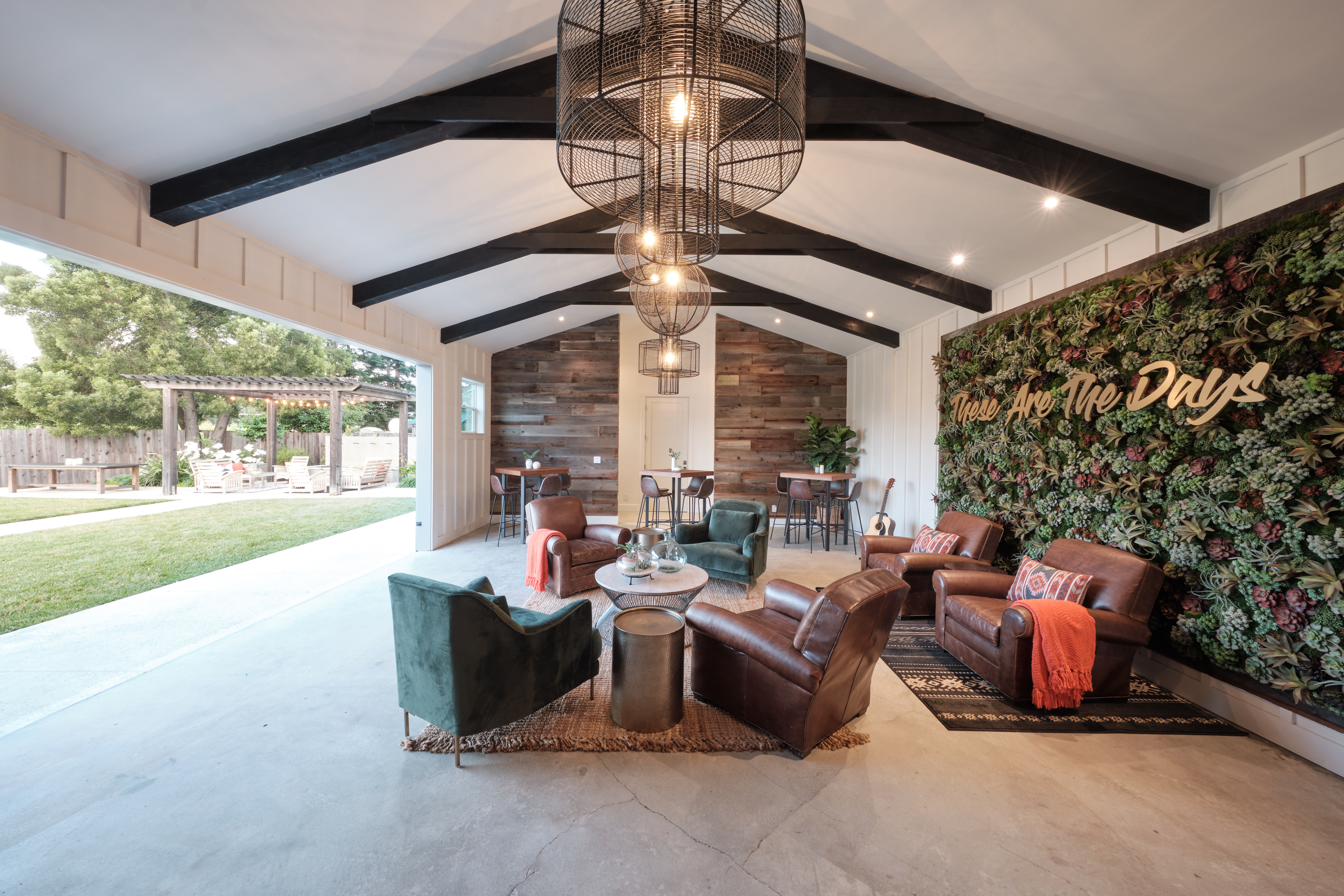 the-barn-lounge2