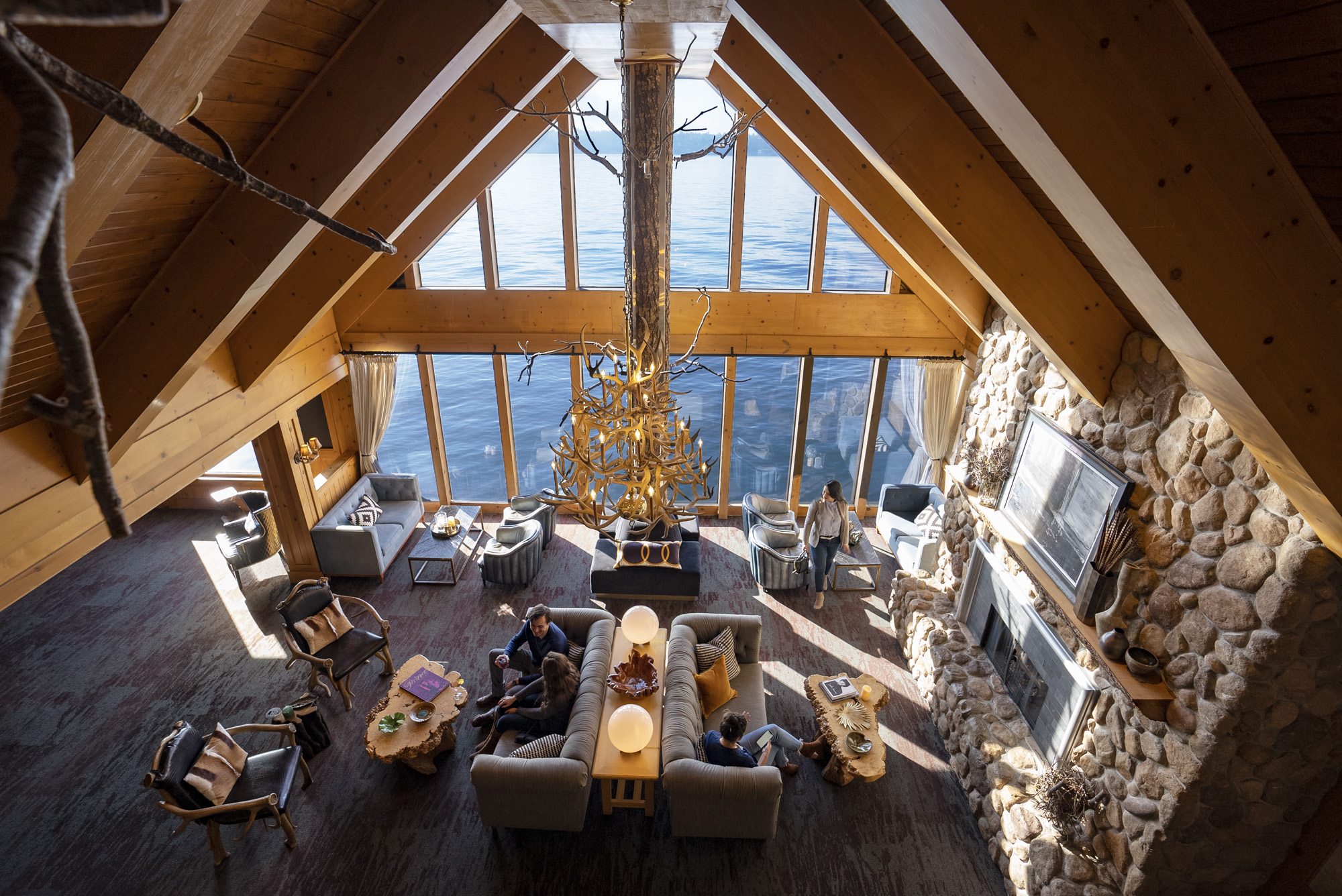 the-edgewater-lobby-2-credit-the-edgewater-1