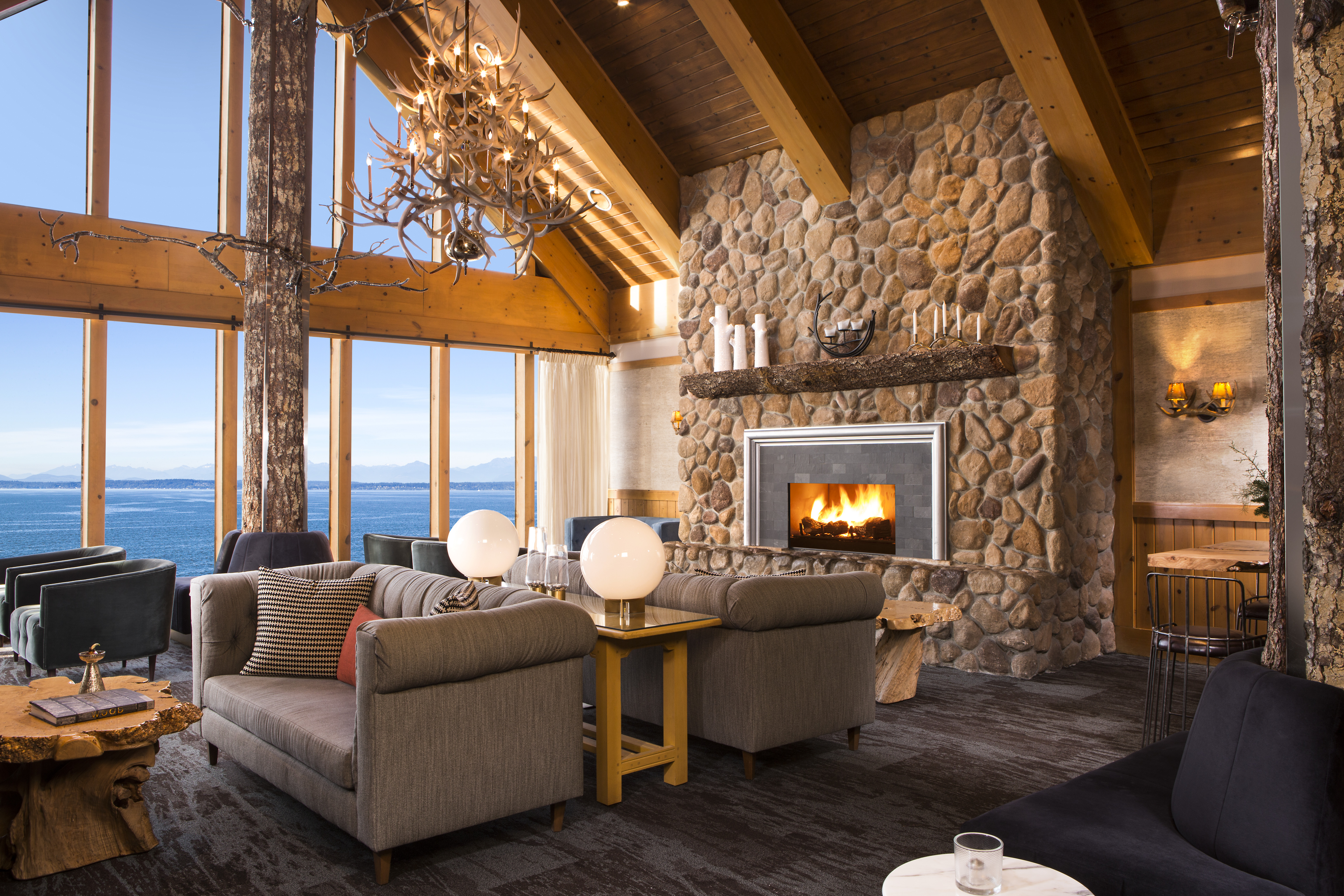 the-edgewater-lobby-credit-the-edgewater-1