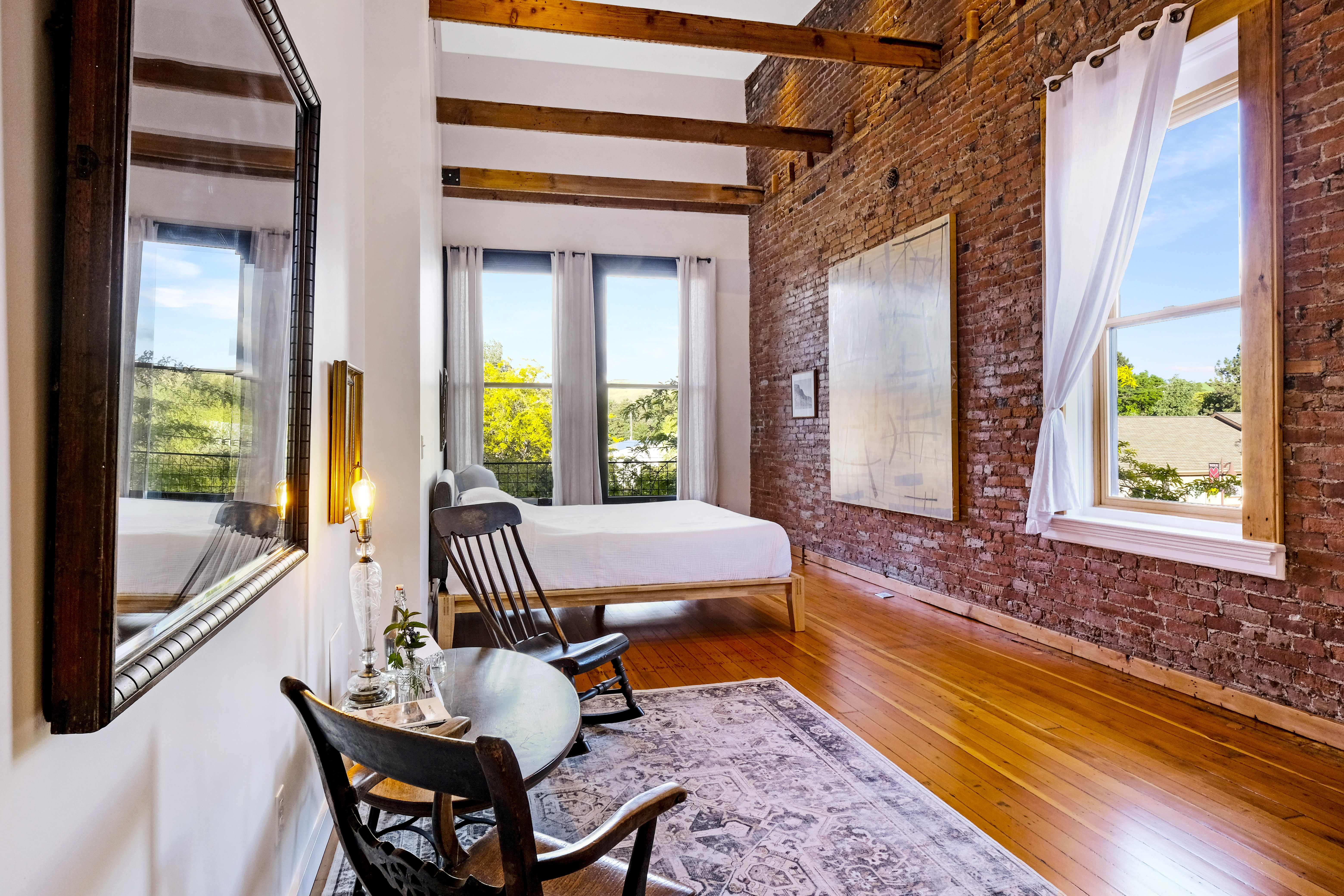 the-royal-block-waitsburg-guest-room