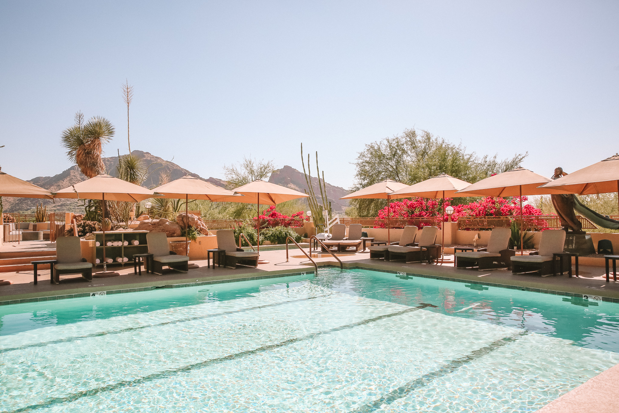 the-spa-at-camelback-inn-pool