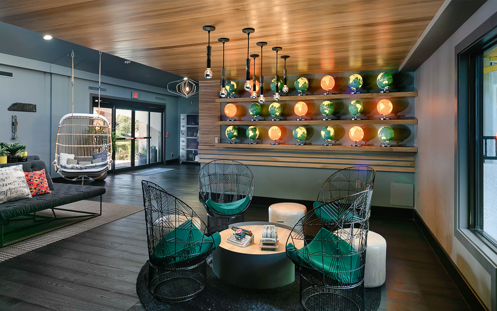 the-wayfarer-slo_lobby2