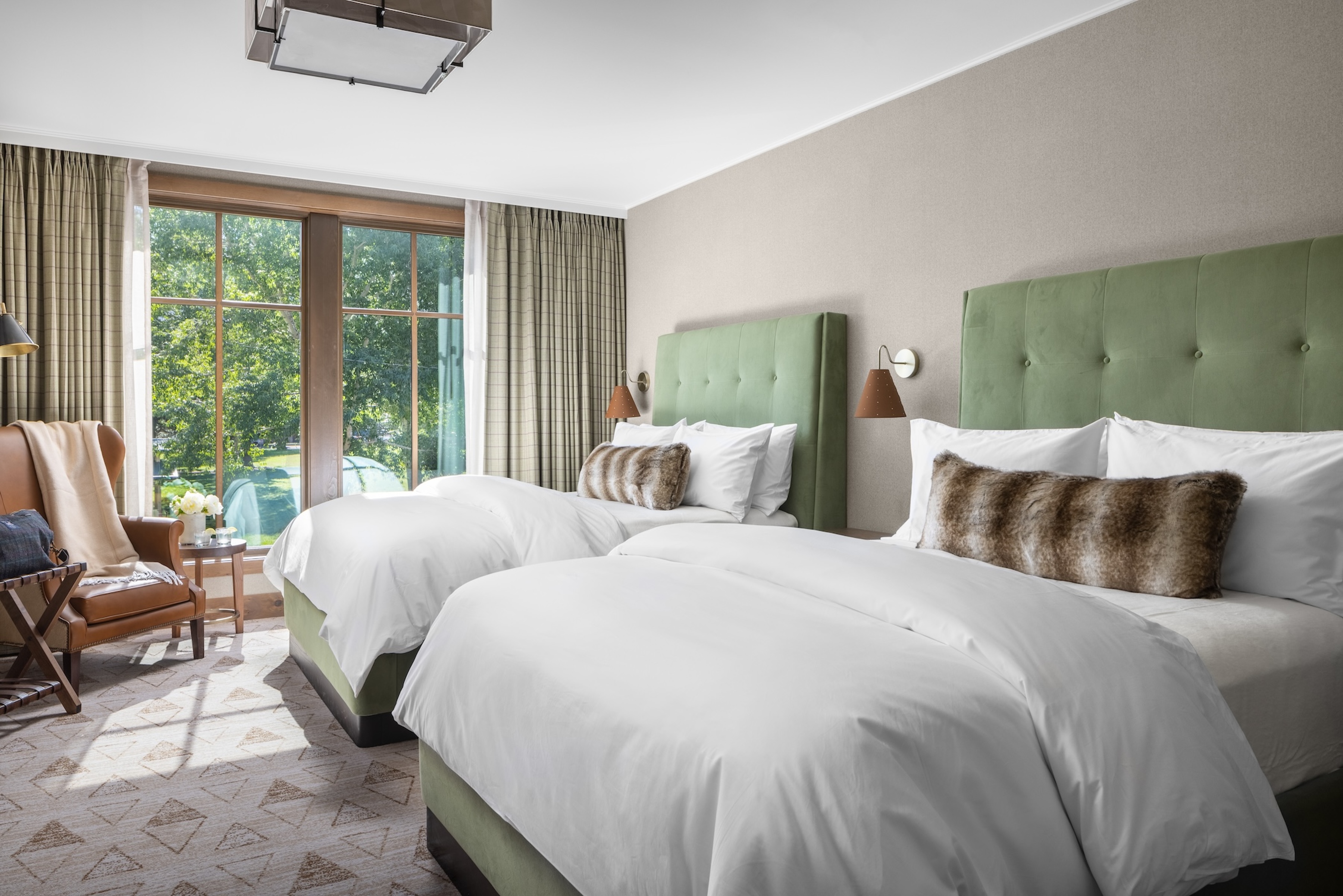 double-queen-bed-room