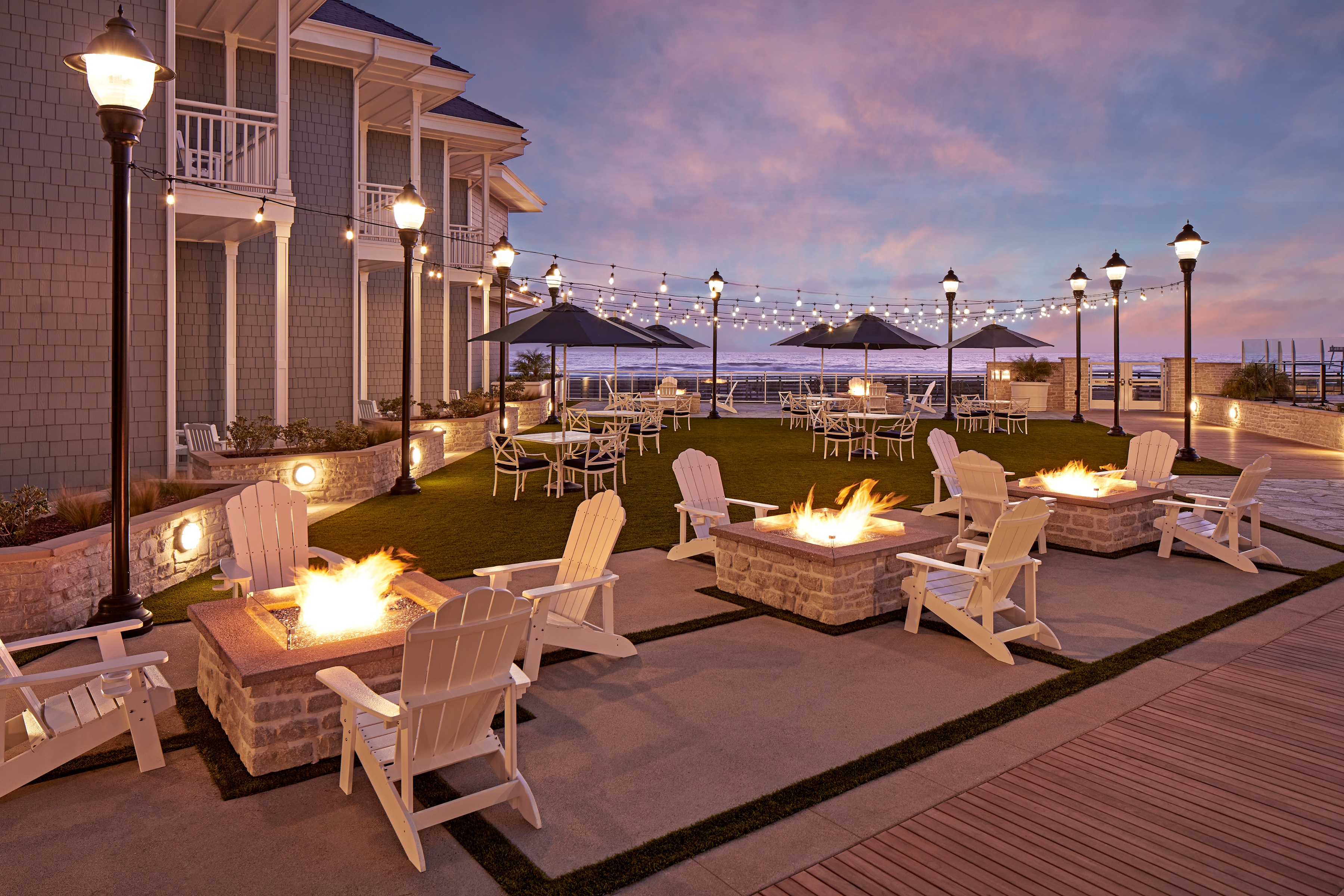 vesperaresort_patio-dusk