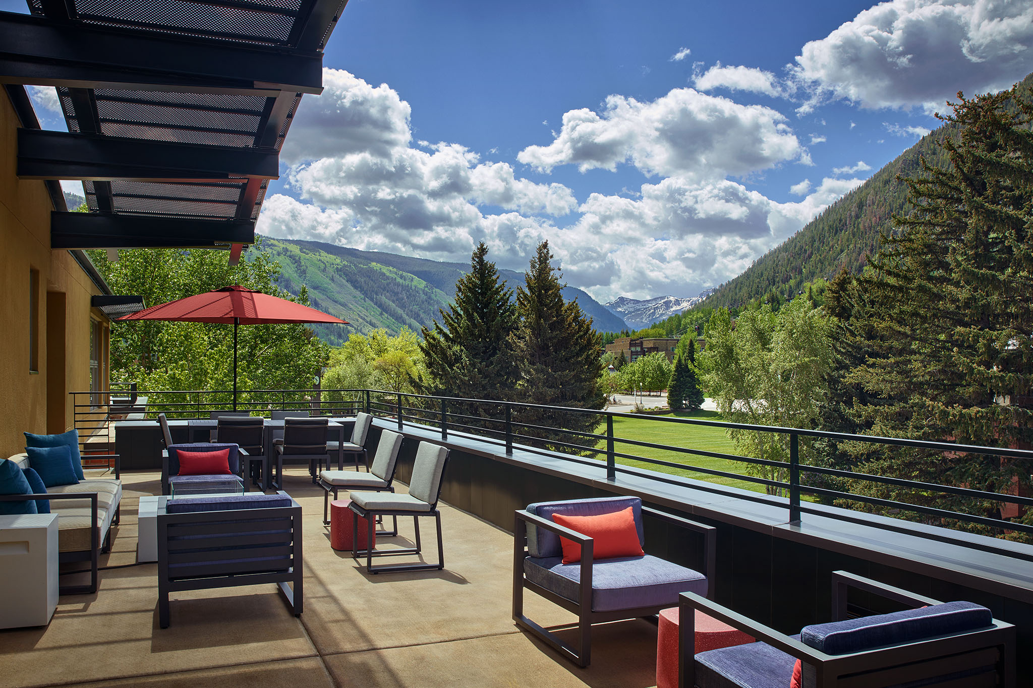 web_lowres_lla_terrace_68287-20481364-aaa8502e-5b31-4ca3-89cb-6a521e526470