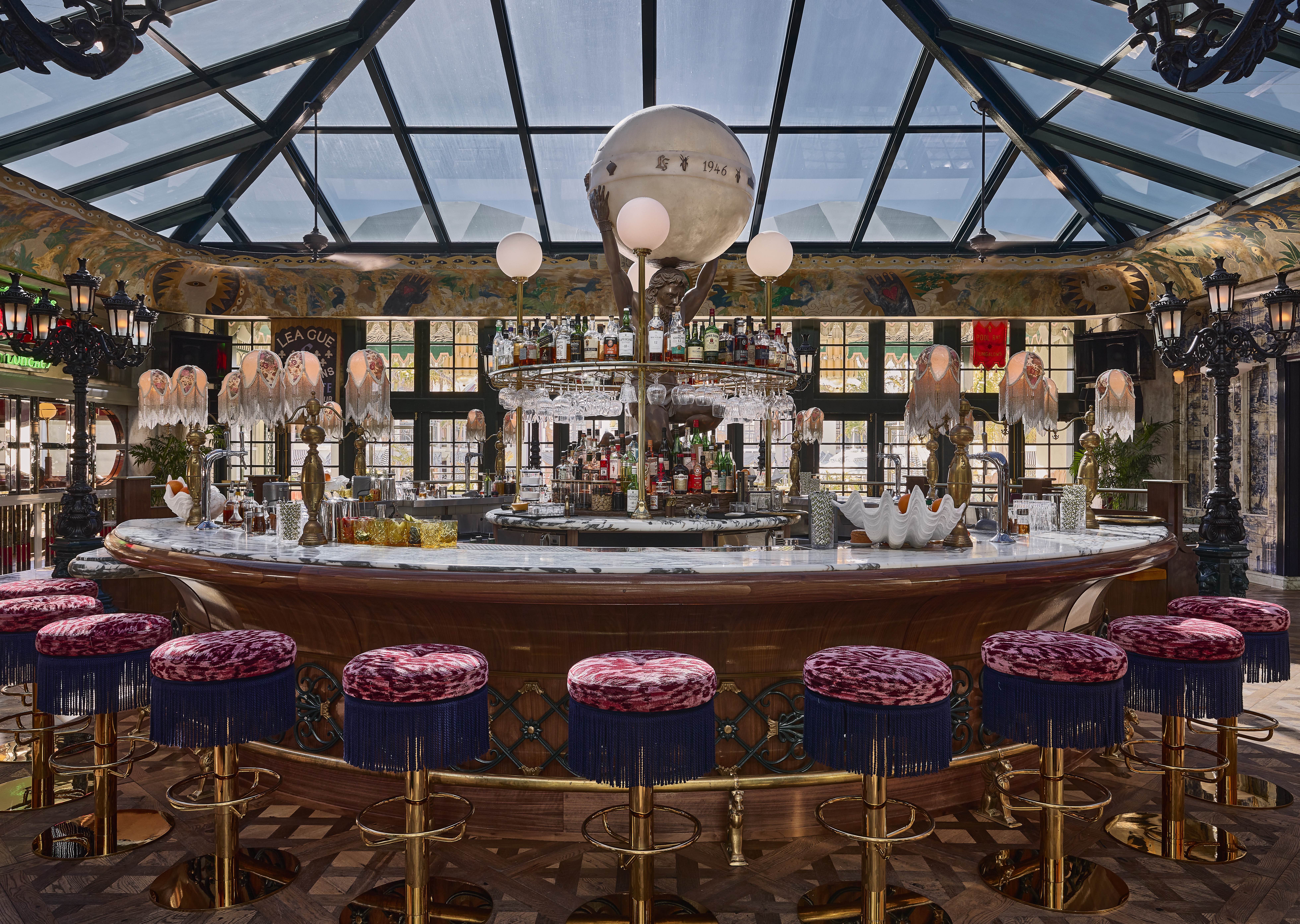 lobby-bar