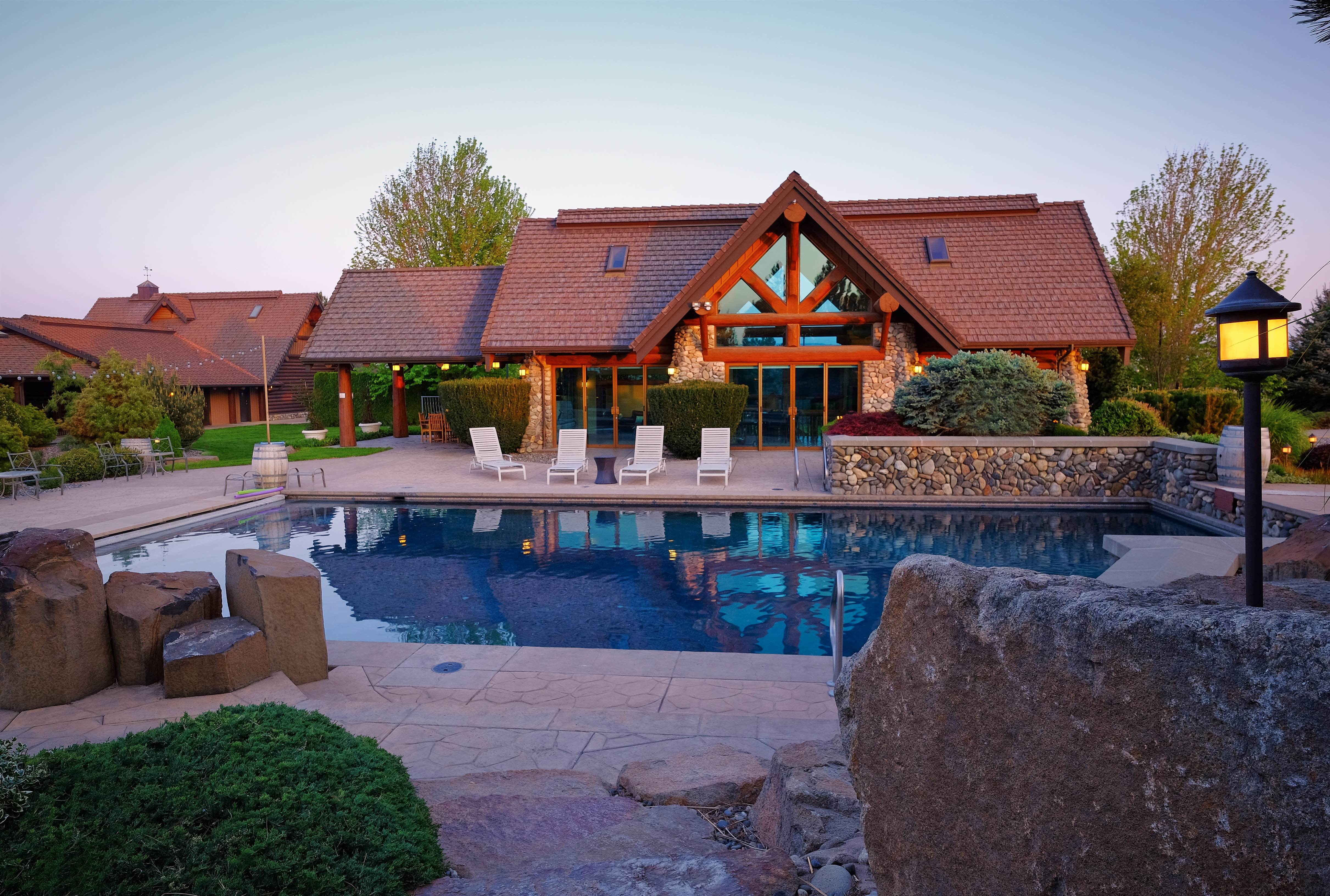 yh-house-and-pool