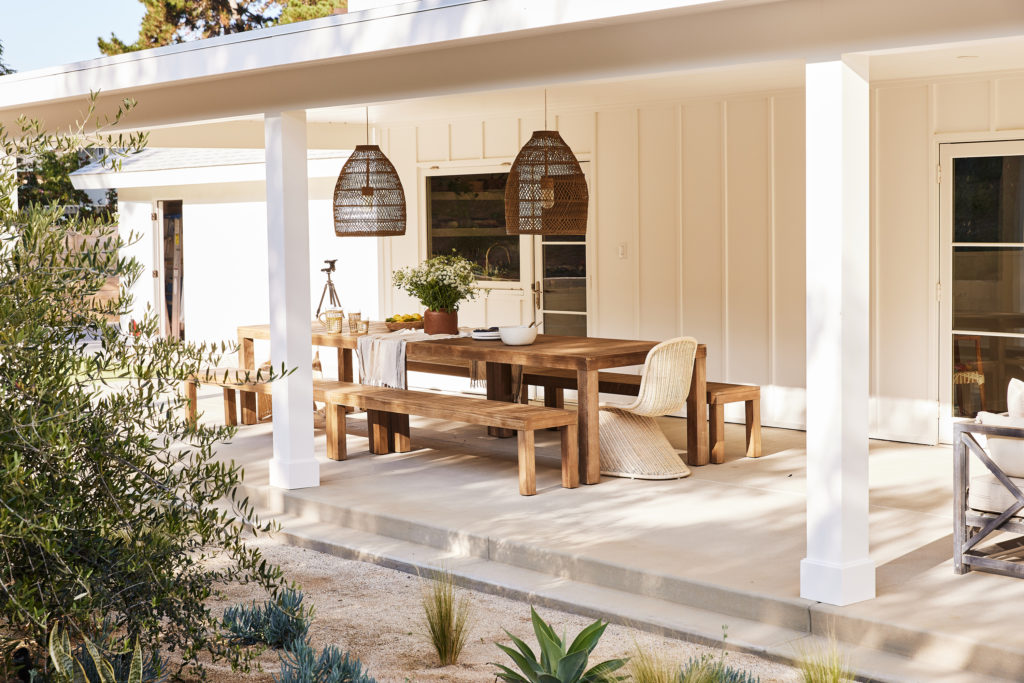 California waterwise decomposed granite garden outdoor dining room