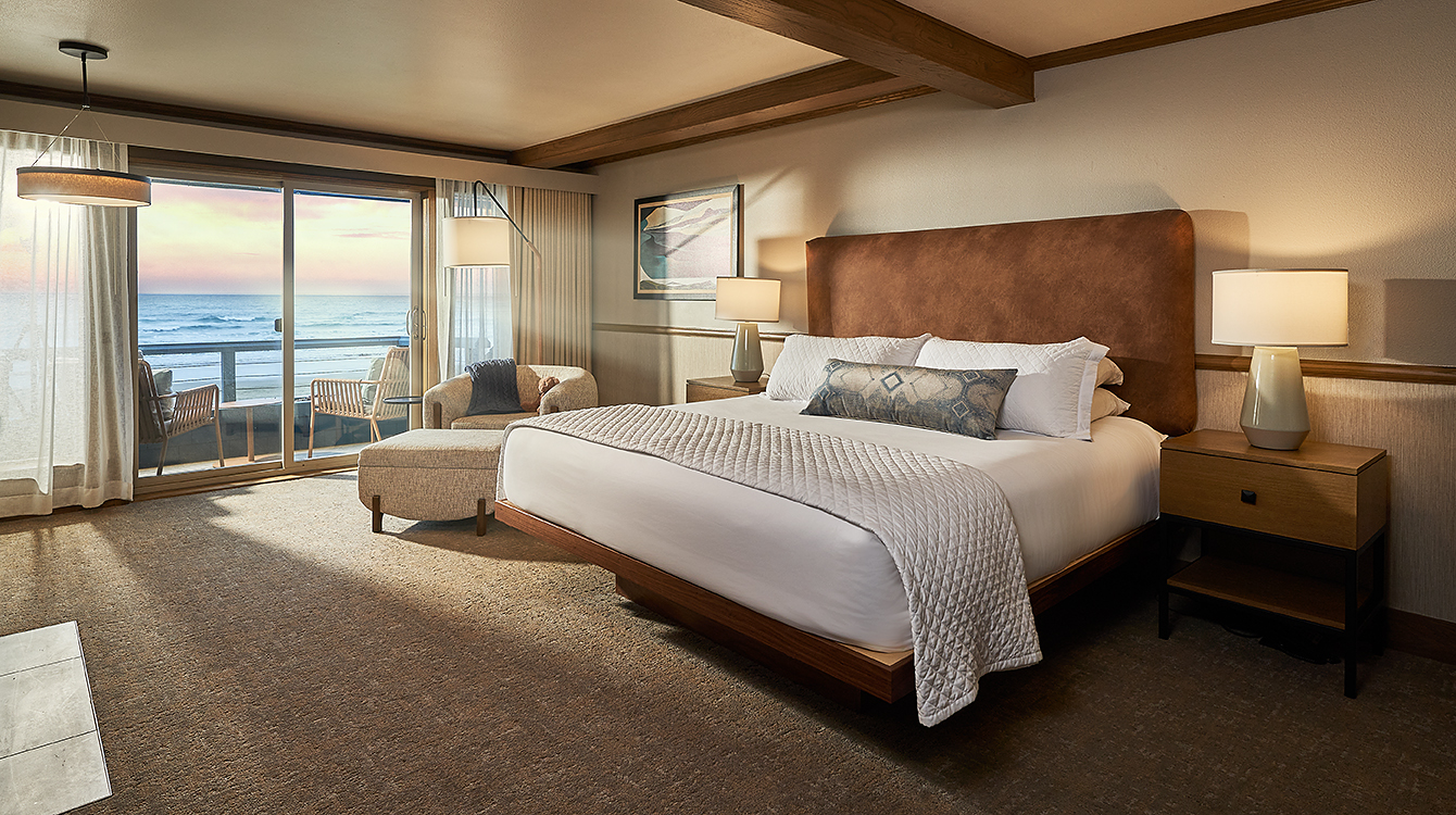 guest-bedroom-at-the-stephanie-inn