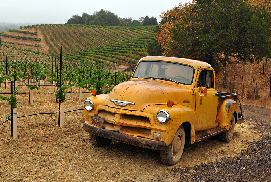 vintage-winery-truck