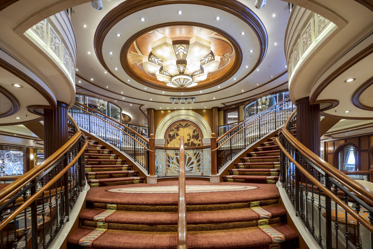 queen-elizabeths-grandeur