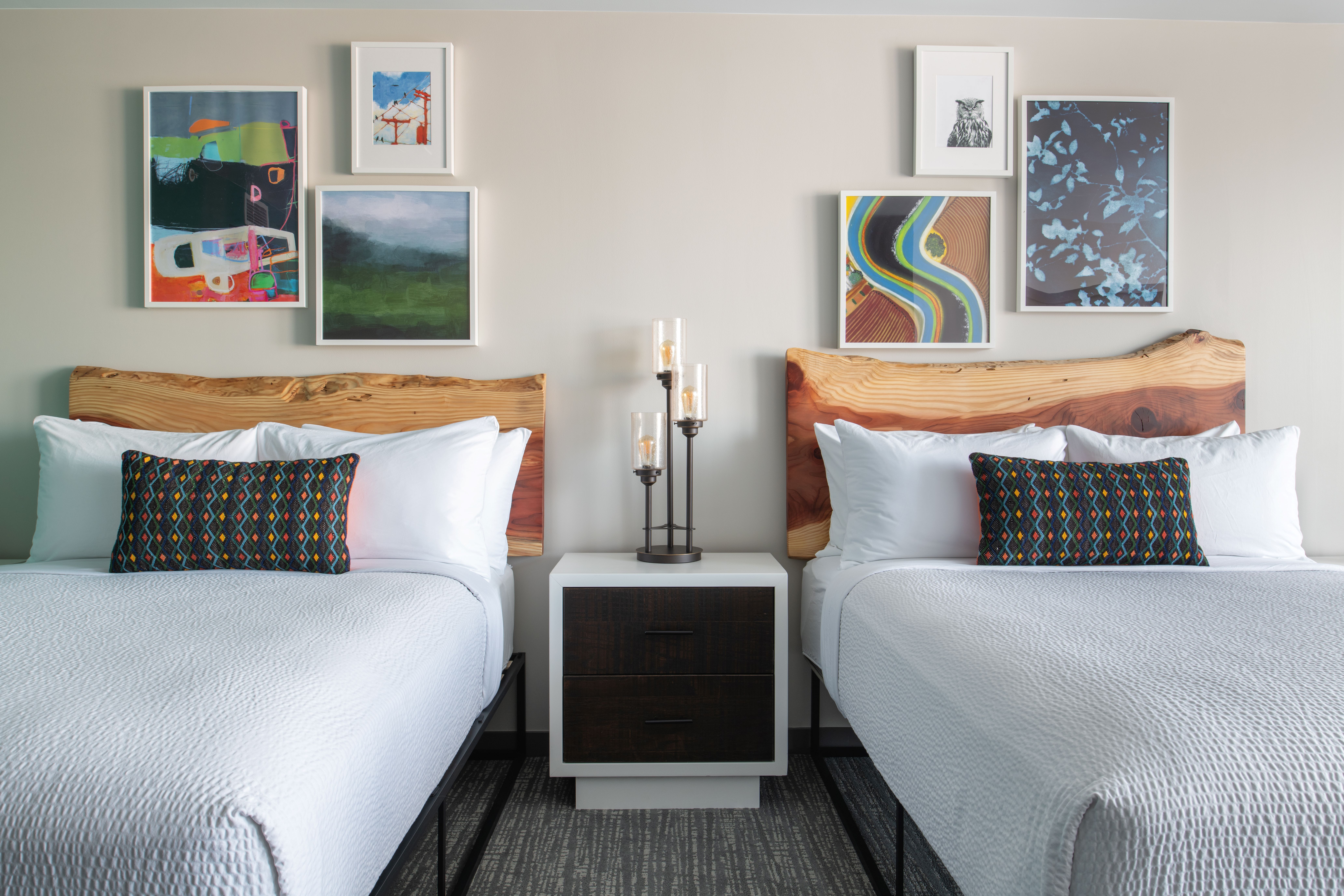 double-queen-guestroom