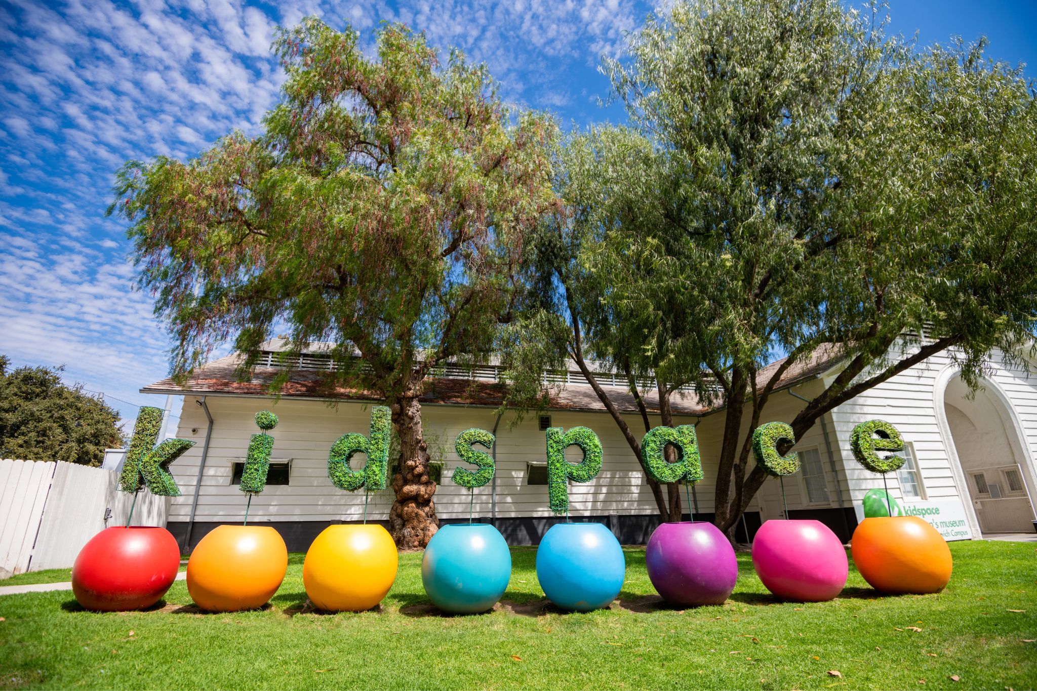 front-on-museum