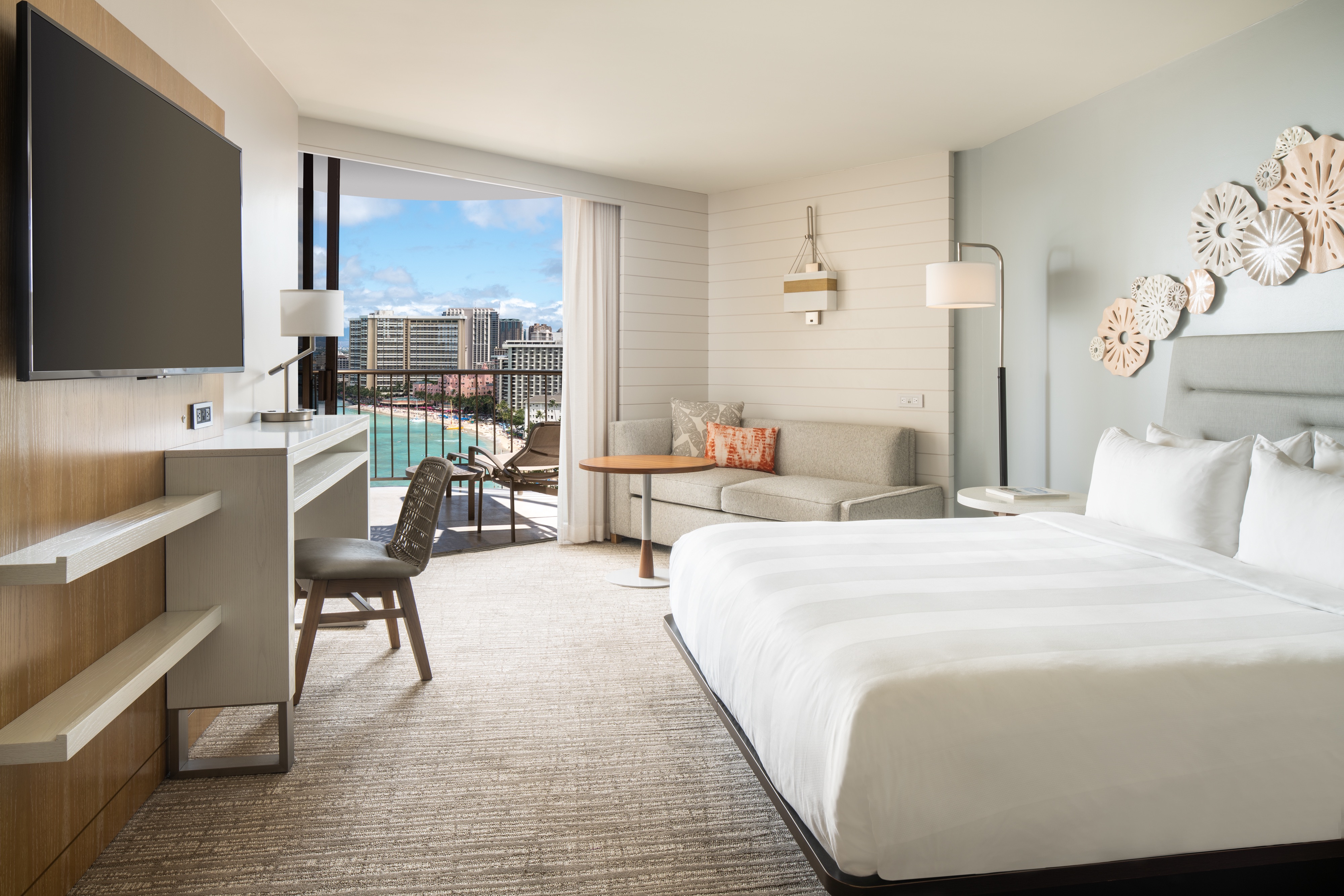 king-oceanfront-room-kealohilani-tower