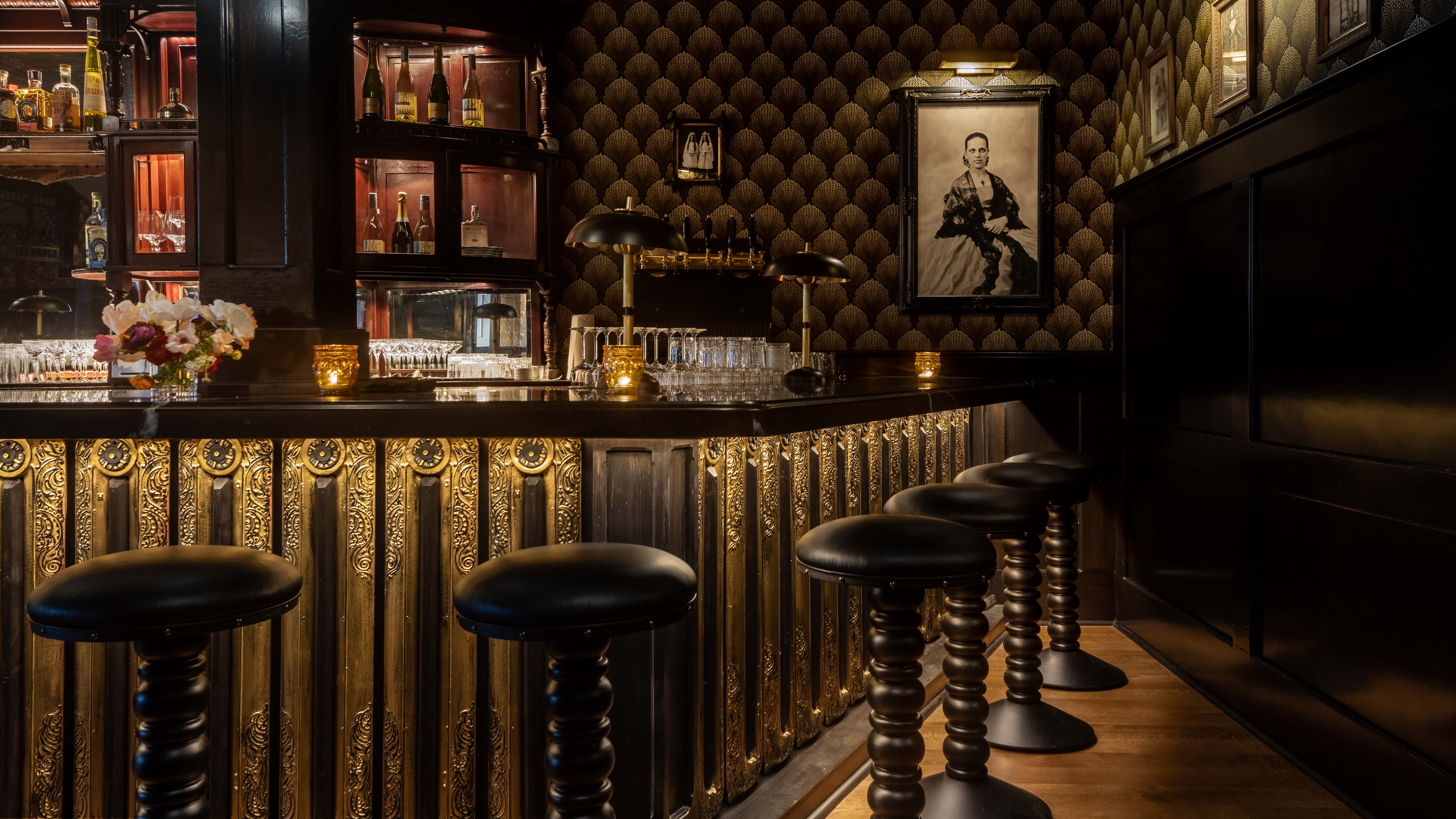 national-bar-interior