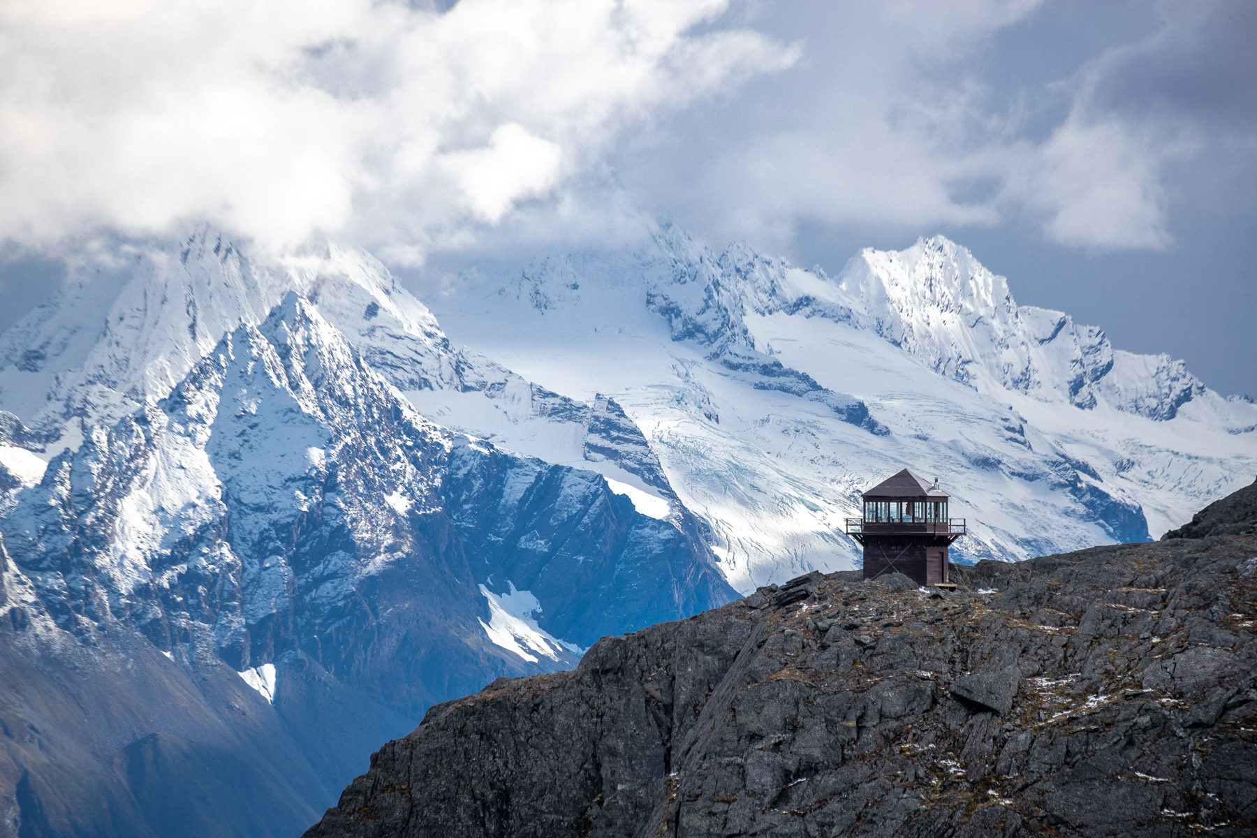 glacier-lookout-sits-in-the-chugach-mountains