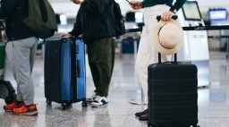 Airport Luggage Line