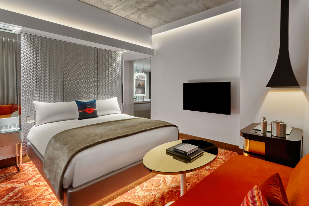 asewh-king-guestroom-3896-hor-clsc