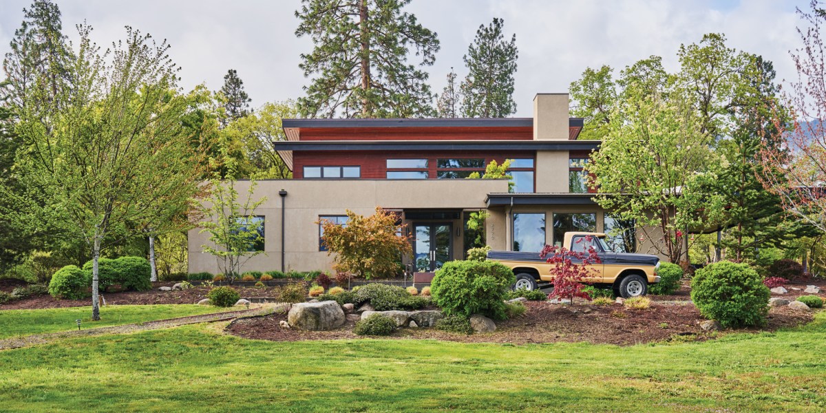 Ashland Northwest Contemporary Home Exterior