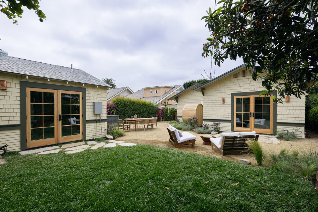 Backyard in Los Feliz Craftsman by Ome Dezin