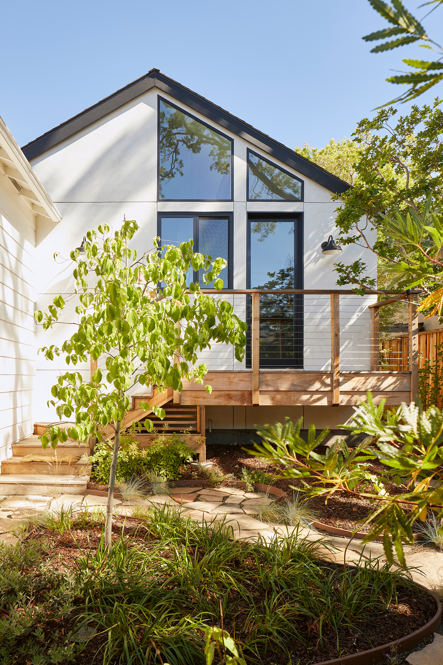 Backyard in Ranch House by Ogawa Fisher Architects